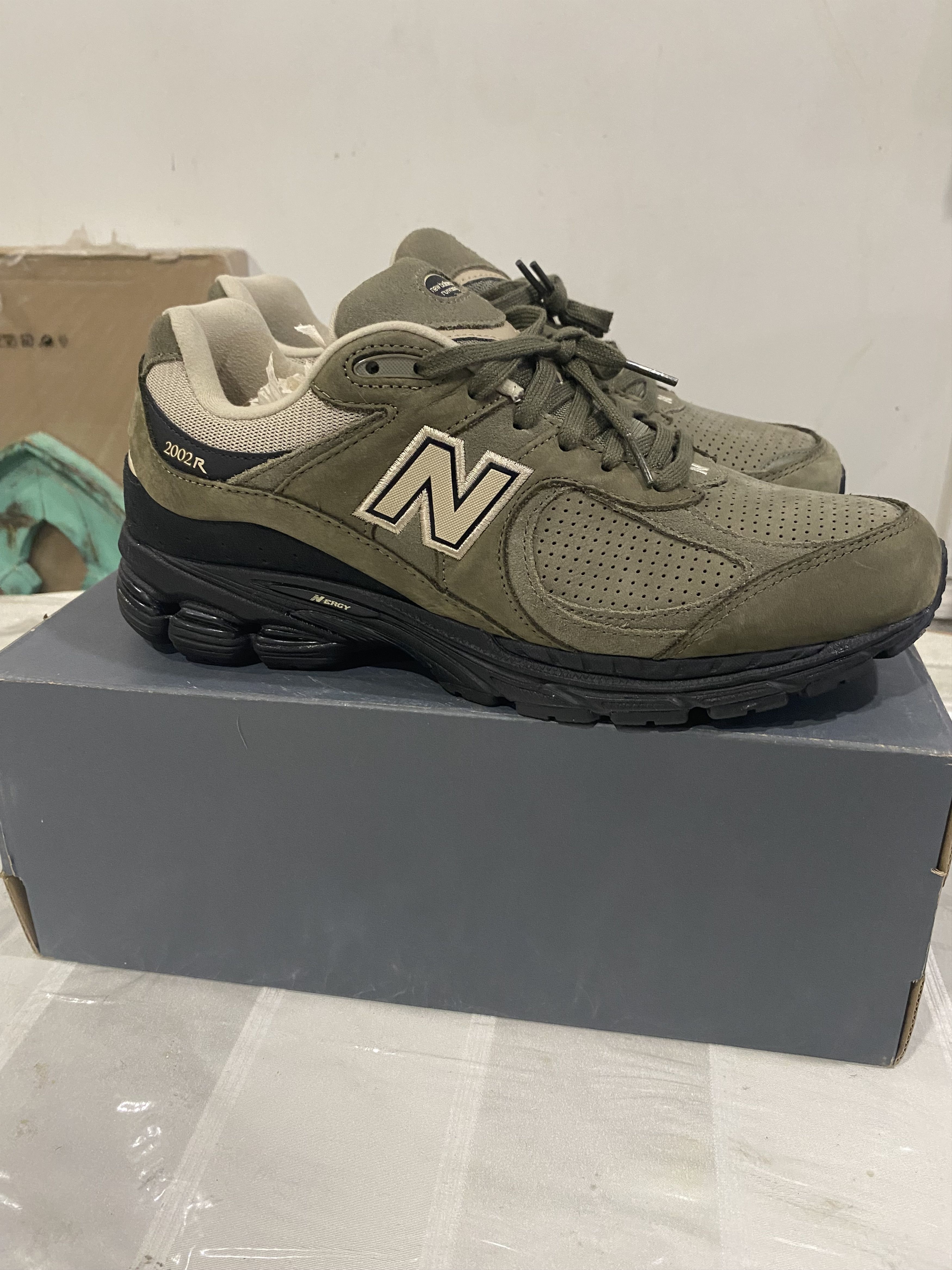 New Balance New Balance 2002R Size US 11 / EU 44 - 1 Thumbnail