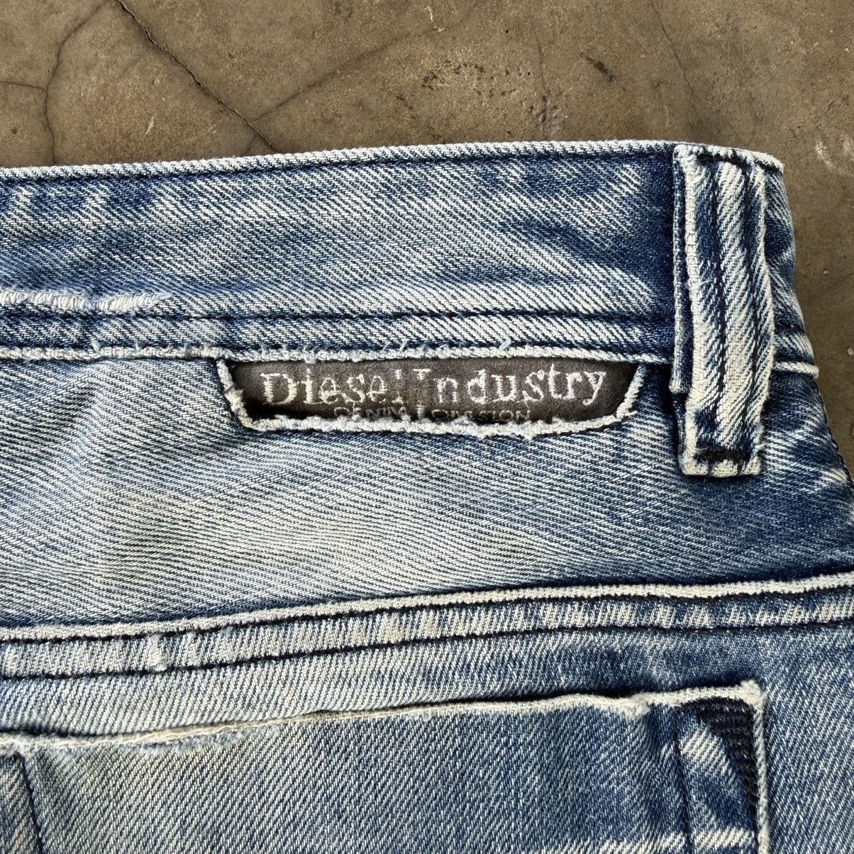 Diesel Vintage Diesel Button Fly Faded Ripped Denim Jean Pants W34 Size US 34 / EU 50 - 14 Thumbnail