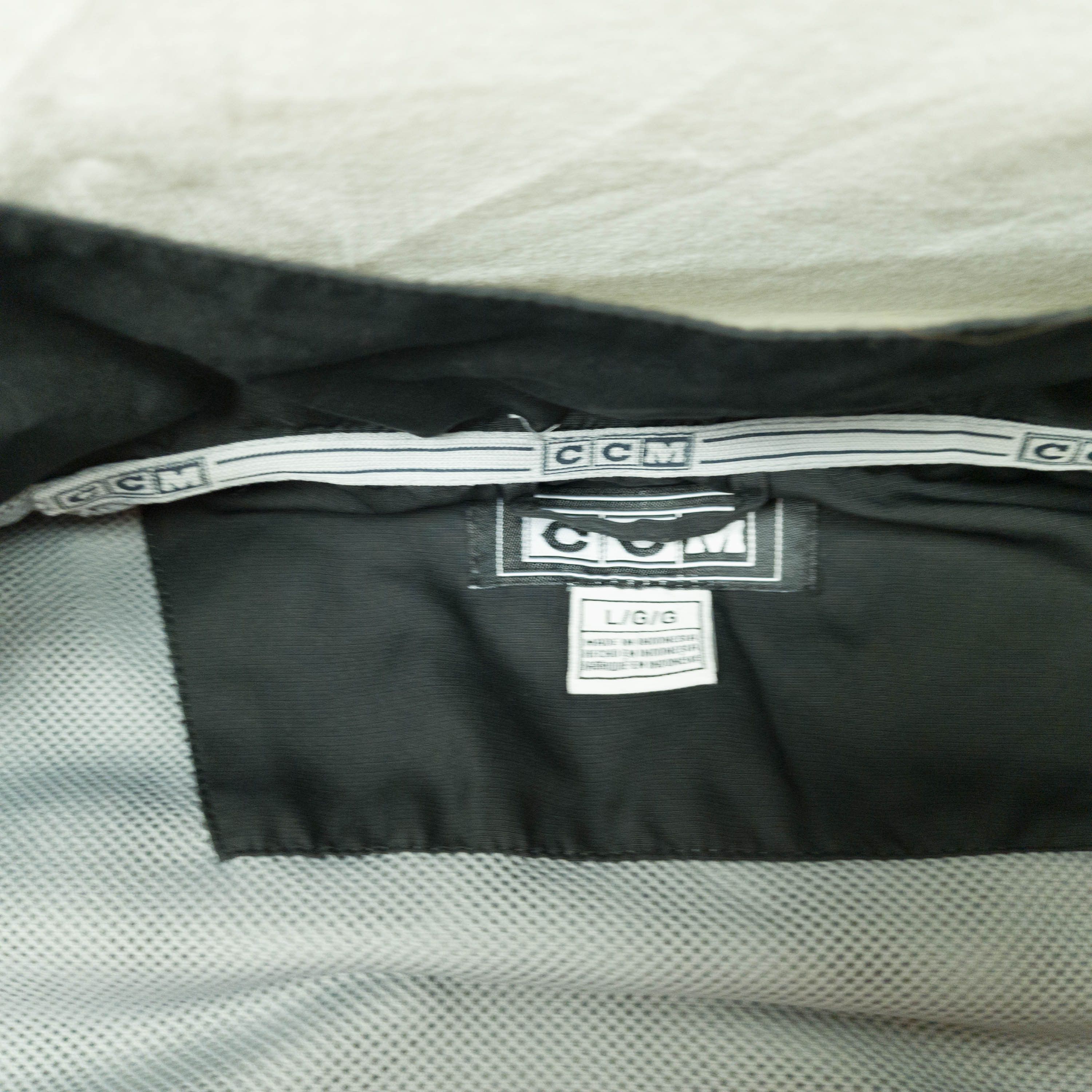 NHL CCM JACKET COAT ACTIVEWEAR ICE HOCKEY EPS SIZE L Size US L / EU 52-54 / 3 - 5 Thumbnail