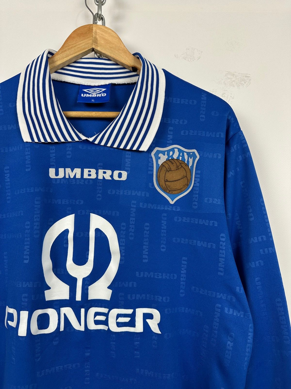 Umbro 1995/96 Vintage Fram Reykjavik Rare Home Soccer Jersey Size US XL / EU 56 / 4 - 6 Thumbnail