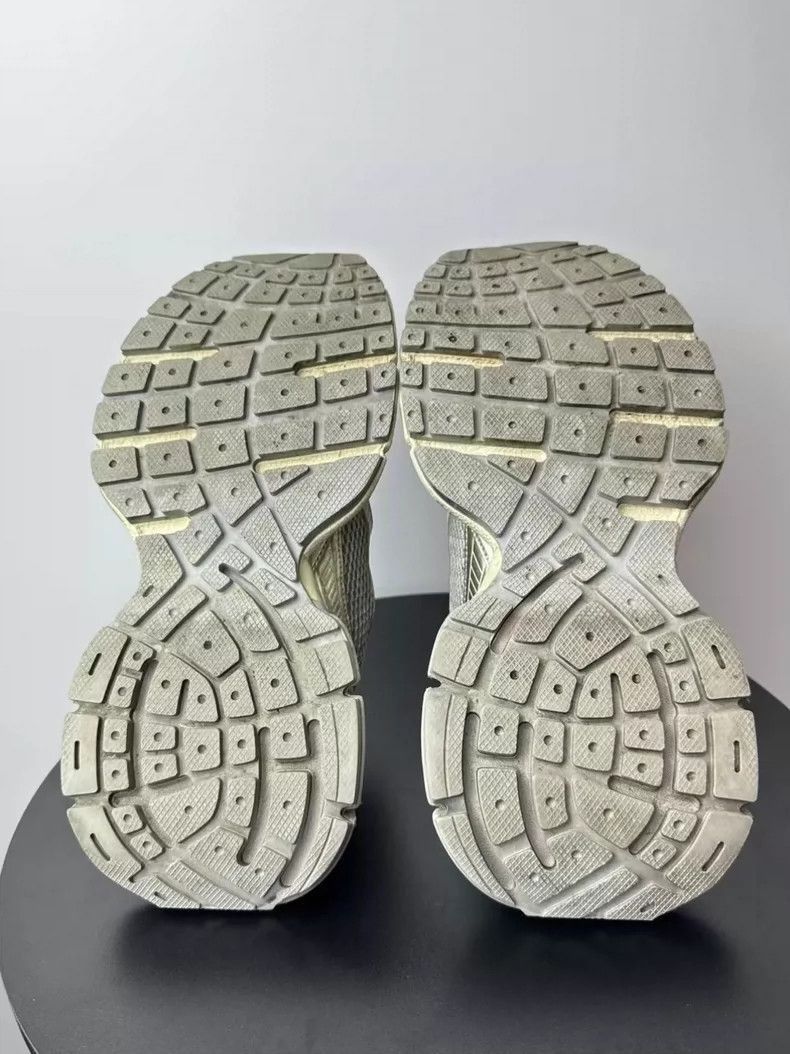Balenciaga Balenciaga Silver Gray Dad Sneakers Size 41-2505 Size US 10.5 / EU 43-44 - 6 Thumbnail