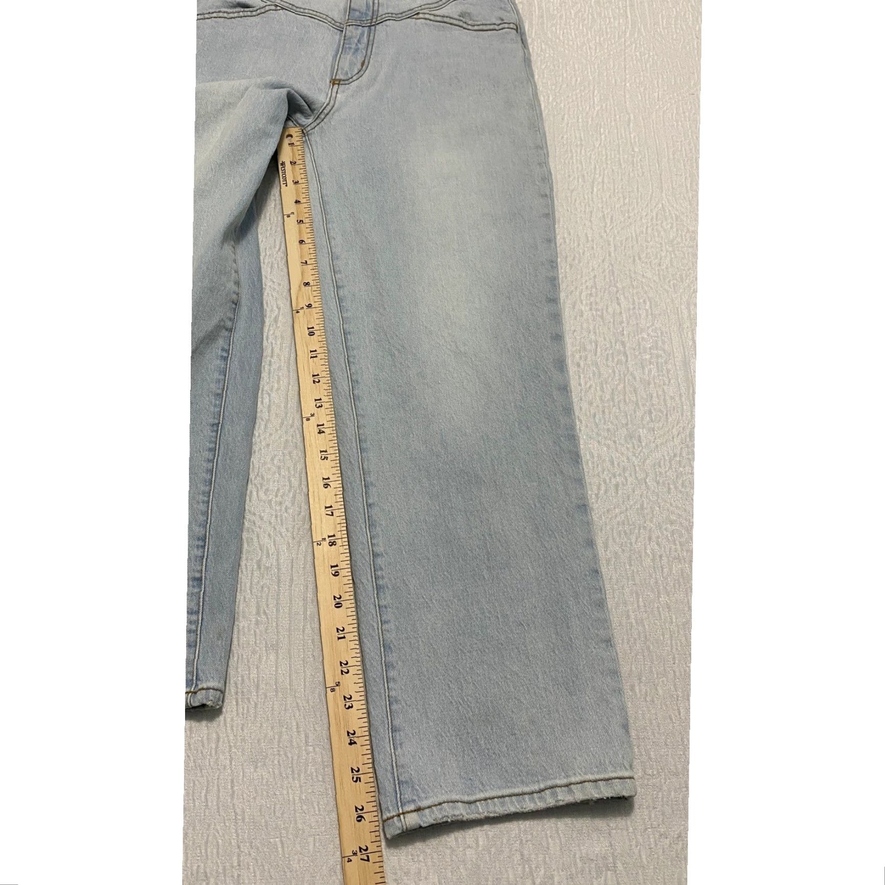 Vintage VINTAGE Universal Thread Jeans Light Wash Denim High Rise Straight Leg Women 26x26 Casual Everyday 5-Pocket Design Cotton Spandex Button Zip Size 26" / US 2 / IT 38 - 7 Thumbnail