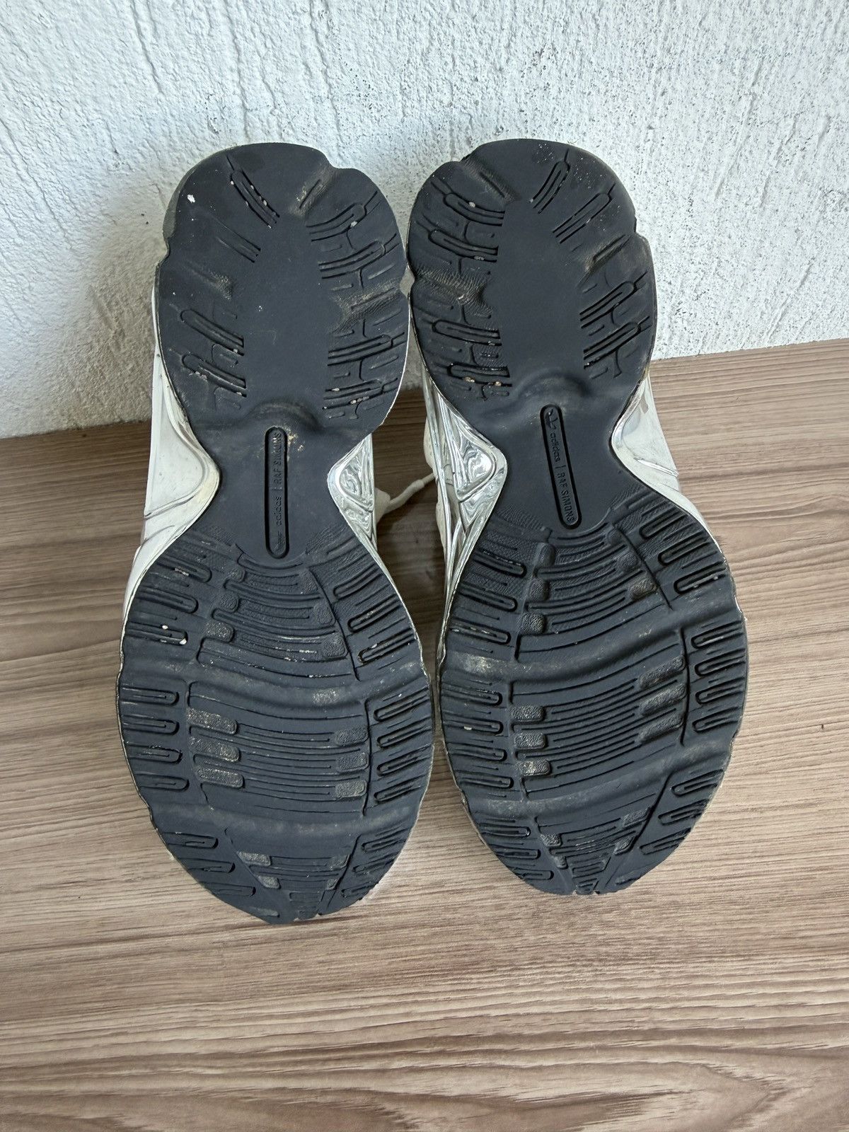Raf Simons Mirrored silver Ozweego sneaker Size US 5 / IT 35 - 16 Thumbnail