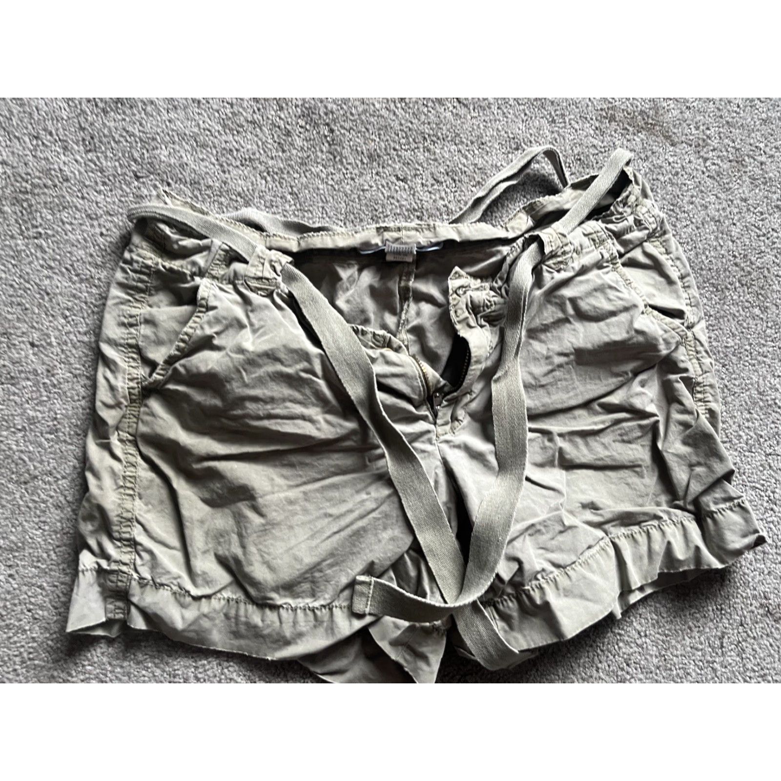 Gap VINTAGE Gap Beige 3” Mid Rise Chino Shorts Women’s Size 4 Size 27" / US 4 / IT 40 - 2 Thumbnail
