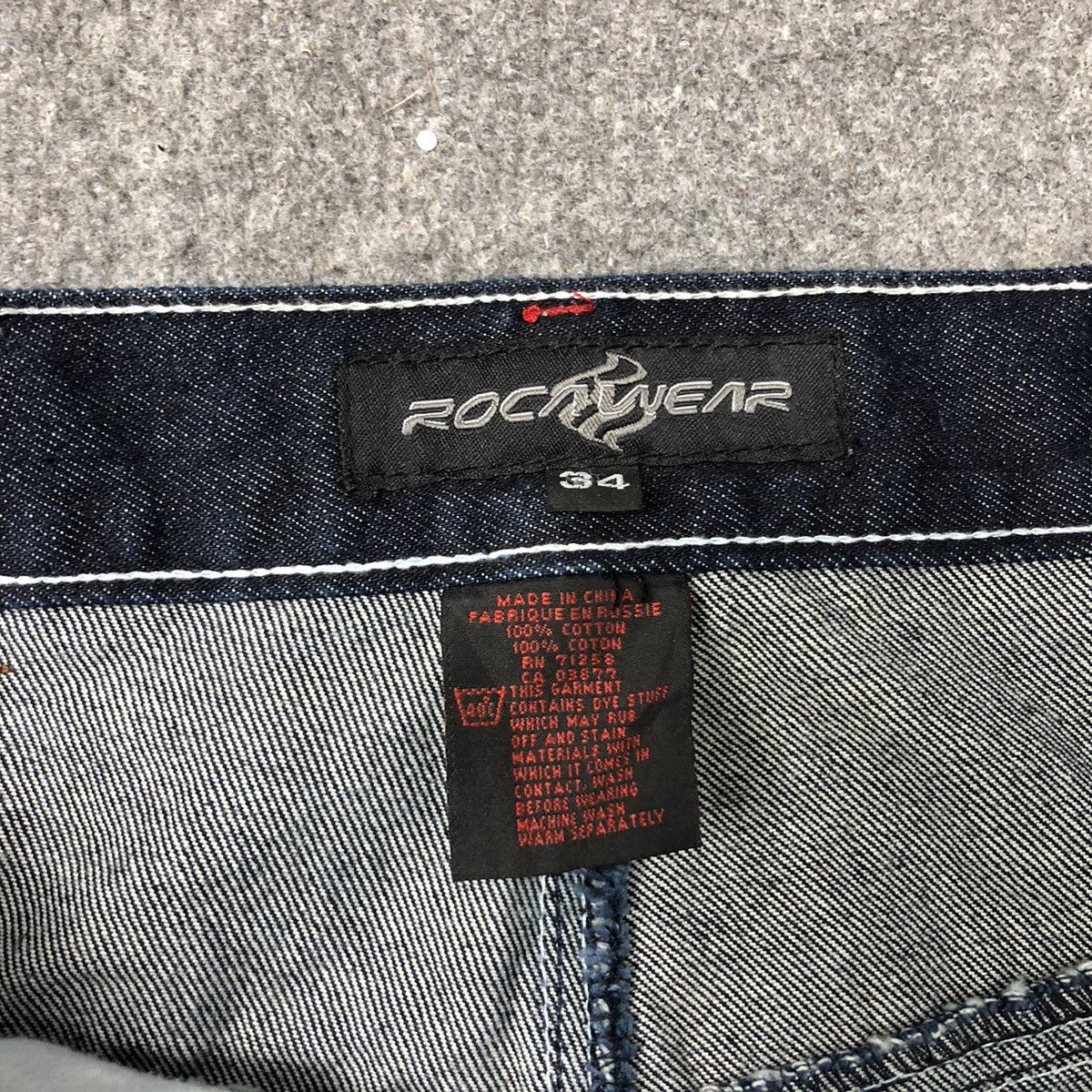 Rocawear 💢Rare💢 Vintage y2k ROCAWEAR Baggy Denim Jeans Size US 33 - 12 Thumbnail