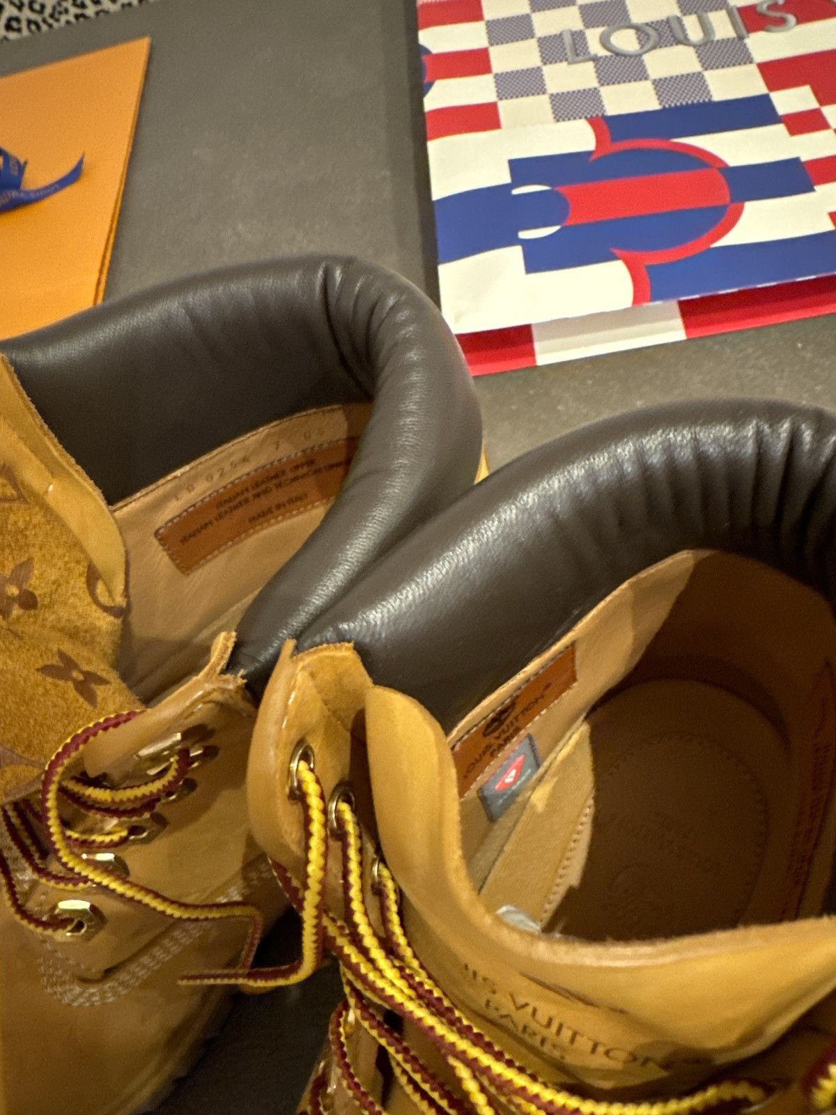 Louis Vuitton × Timberland Louis Vuitton ANKLE BOOT TIMBERLAND Size US 7 / EU 40 - 6 Thumbnail