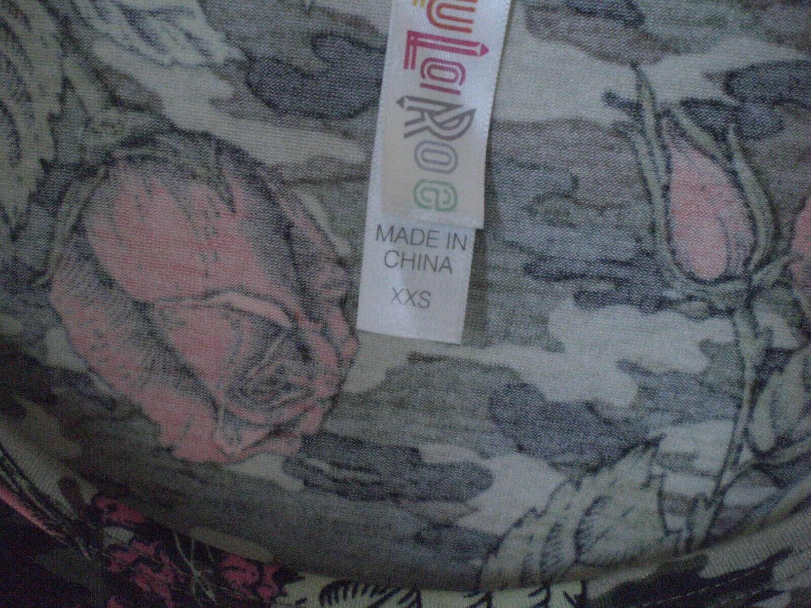 Other NWT LuLaRoe XXS Perfect T Shirt Top Blouse Camo and Floral Size XXS / US 00 / IT 34 - 3 Thumbnail