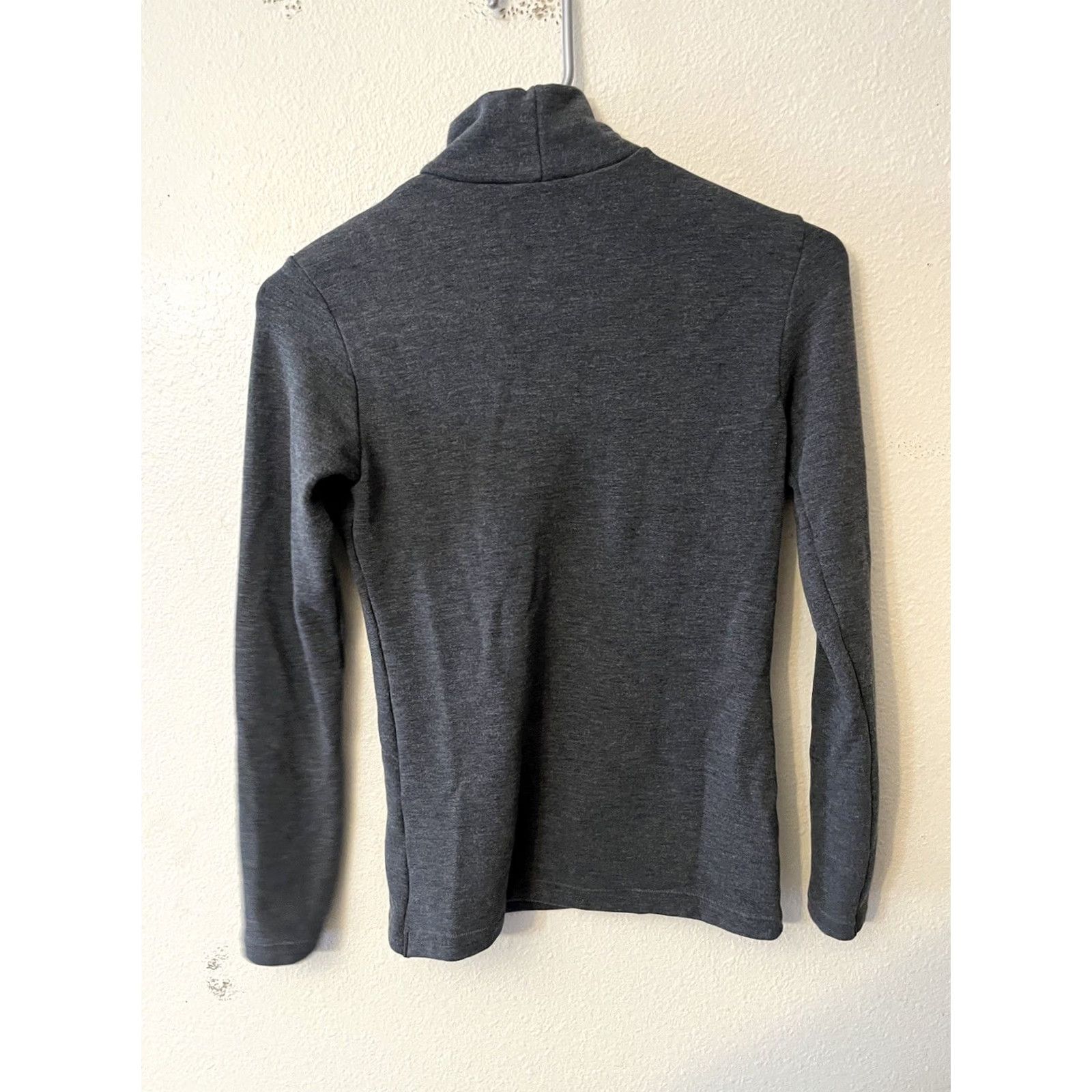 Uniqlo Uniqlo Long Sleeve Heattech Stretch Turtleneck T-Shirt Women's XS Gray Size XS / US 0-2 / IT 36-38 - 2 Thumbnail