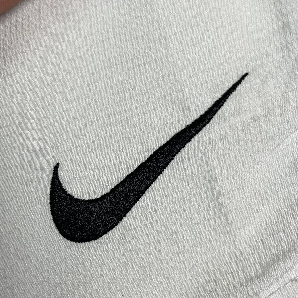 Nike Juventus Nike shorts vintage football Size US 36 / EU 52 - 4 Thumbnail