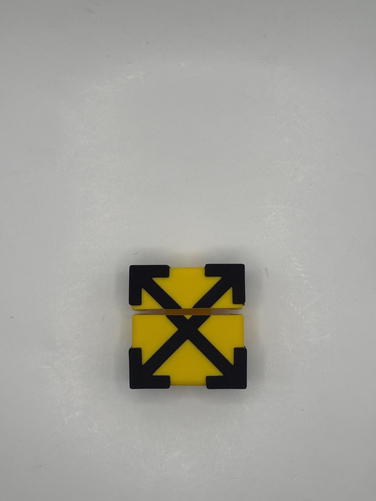 Off-White Off-White Arrow Yellow Airpod Case Size ONE SIZE - 1 Thumbnail