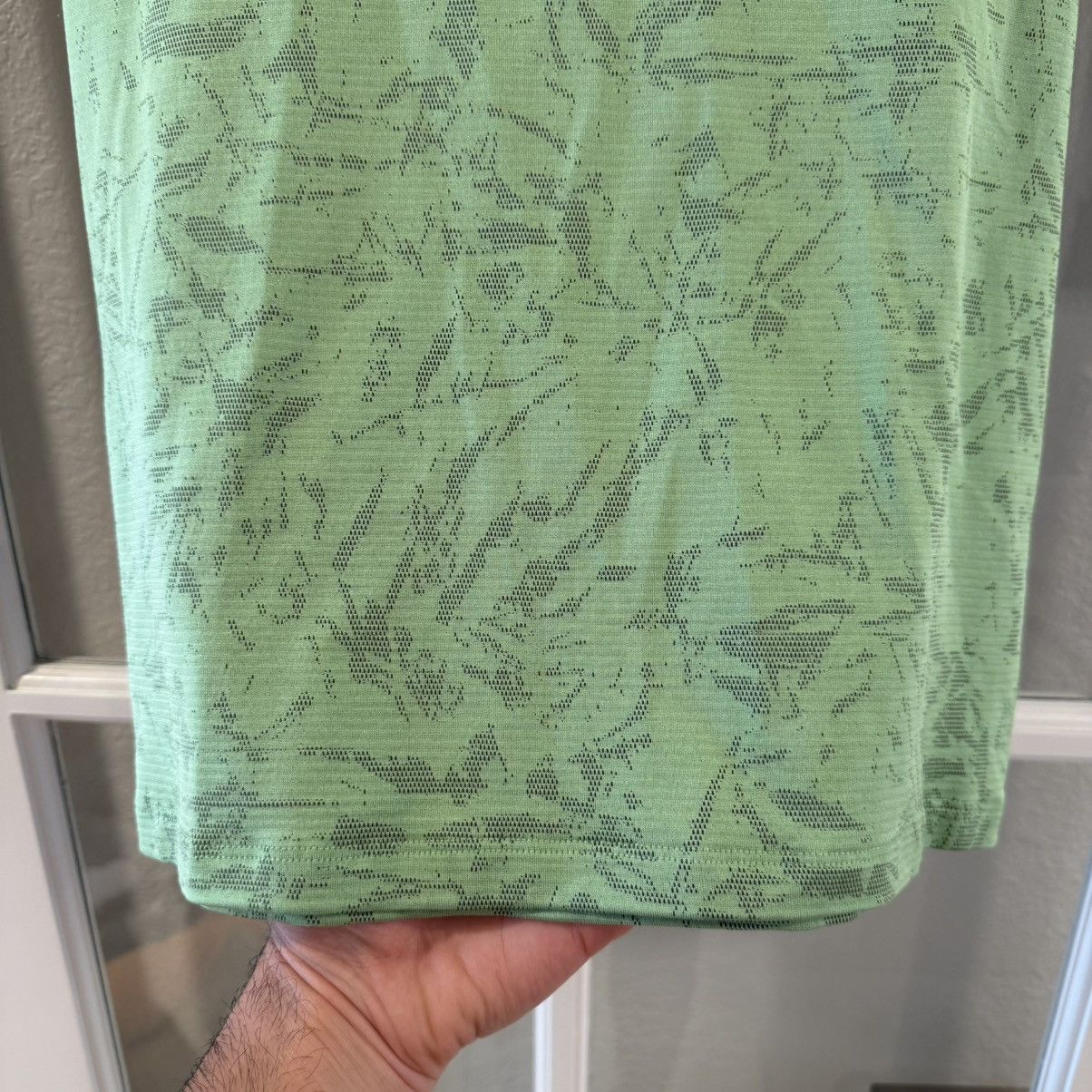 Lululemon Lululemon Metal Vent Tech 2.0 Neon Green Short Sleeve Shirt Size US XS / EU 42 / 0 - 6 Thumbnail