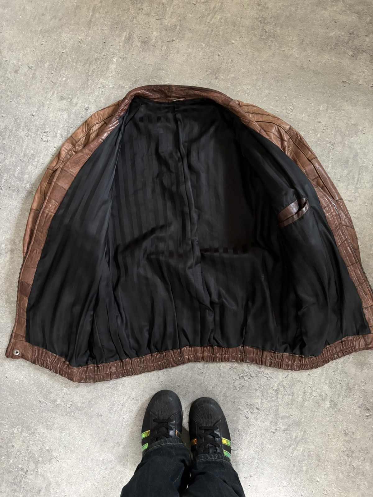 Vintage Real Leather Vintage Boxy Leather Jacket Y2K Streetwear L Size US L / EU 52-54 / 3 - 18 Thumbnail