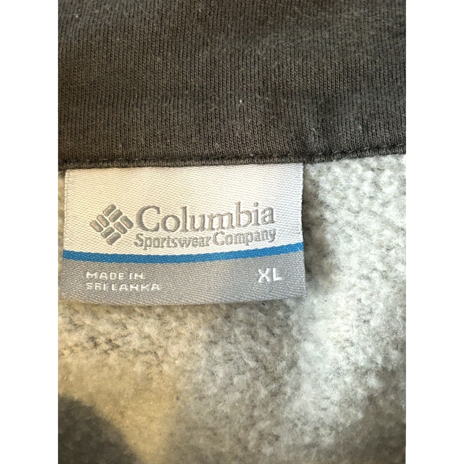 Vintage Columbia Pullover Sweater Mens XL Gray Short Description: 1/4 Zip, Logo, Classic Fit, Outdoor Theme, Casual Wear Size US XL / EU 56 / 4 - 4 Thumbnail