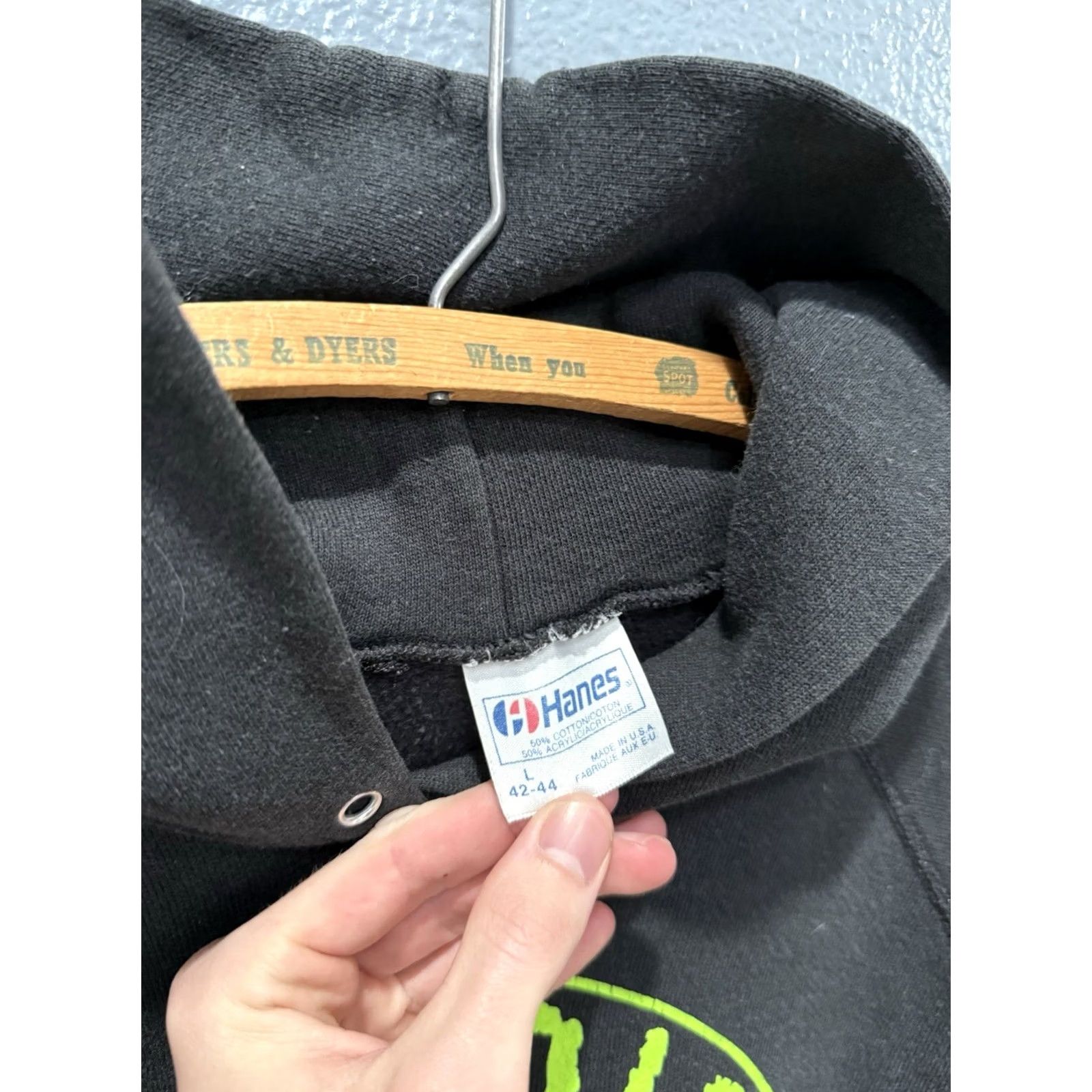 Hanes VINTAGE 90s Radio Kaos Records Hanes Hoodie Black Mens L Pullover United States Men 90s Theme Black pullover hoodie Hanes Large USA Mens Size US L / EU 52-54 / 3 - 2 Thumbnail