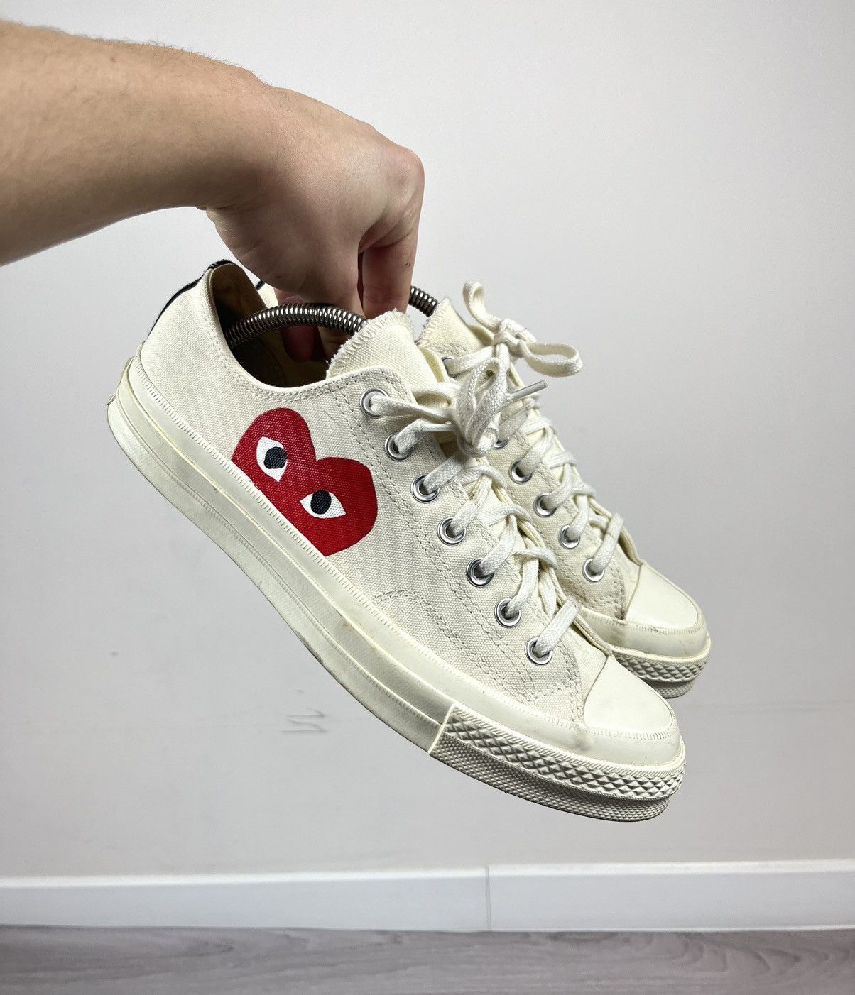Converse Converse Play Comme Des Garcons White Heart Sneakers Shies Size US 9 / EU 42 - 1 Thumbnail