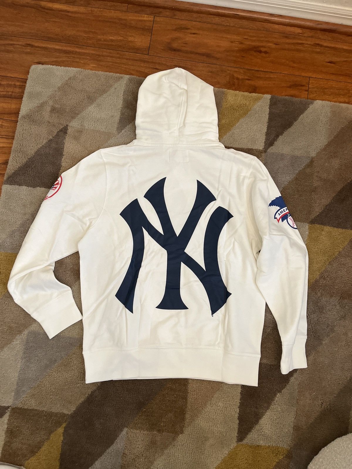 Supreme Supreme Yankees Hoodie White M NEW Size US M / EU 48-50 / 2 - 11 Thumbnail