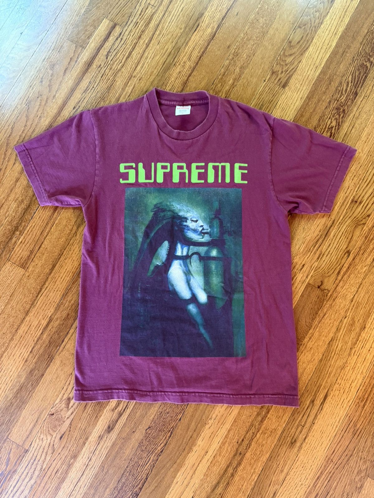Supreme SUPREME x Hr Giger 2014 tee maroon Size US M / EU 48-50 / 2 - 1 Thumbnail