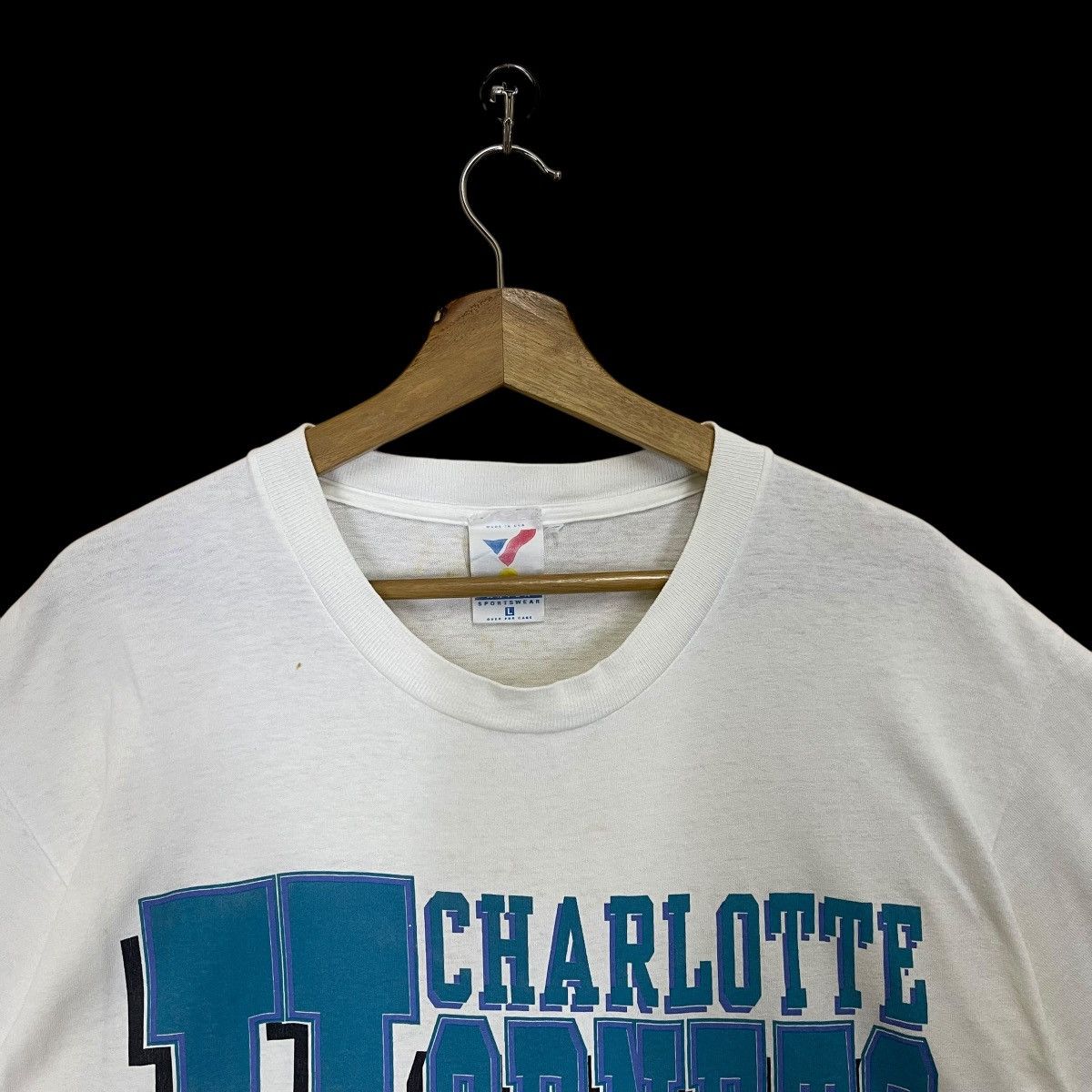 NBA × Vintage Vintage 90s Charlotte Hornets Big Logo Shortsleeve Tee Size US L / EU 52-54 / 3 - 4 Thumbnail