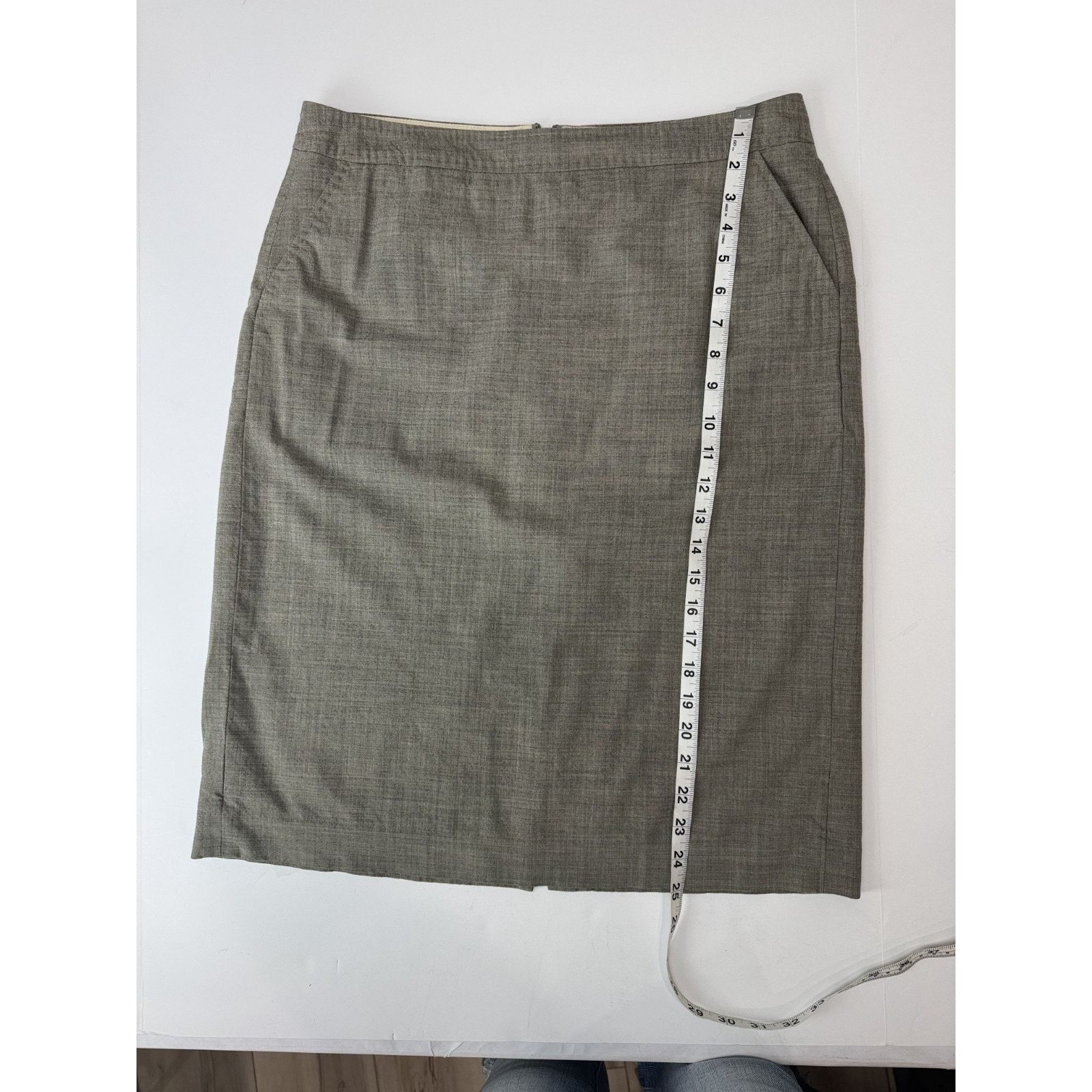 Banana Republic Banana Republic Wool Pencil Skirt Size 10 Stretch Taupe Size 32" / US 10 / IT 46 - 4 Thumbnail