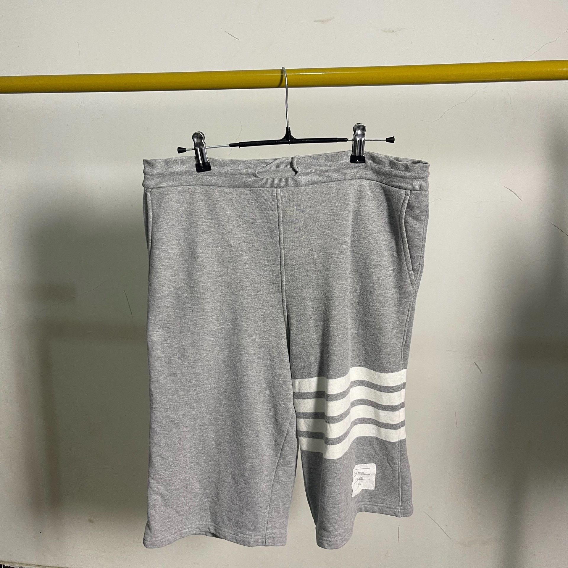 Thom Browne Thom Browne Classic Four-Stripe Shorts Size US 32 / EU 48 - 1 Thumbnail