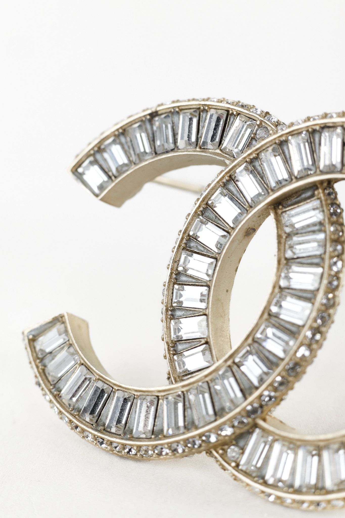 Chanel Chanel Baguette Cut Rhinestone CC Logo Brooch Size ONE SIZE - 2 Thumbnail