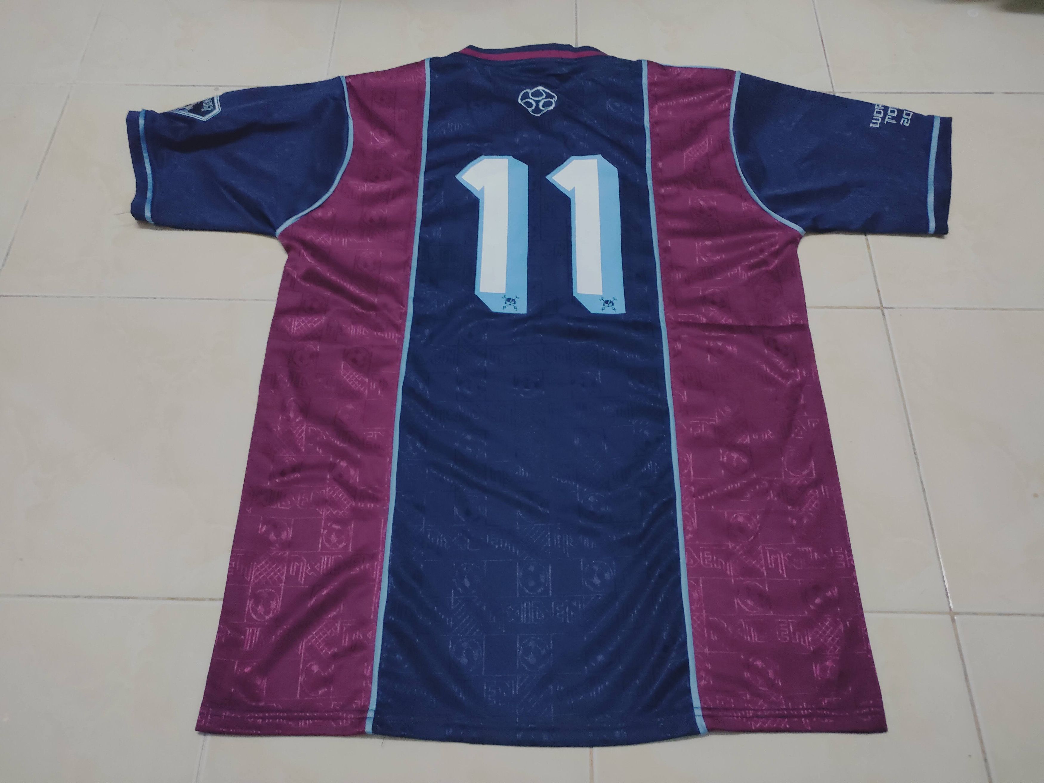 Band Tees × Iron Maiden × Vintage Vintage Iron Maiden Football Retro Final Frontier Jersey Tee Size US L / EU 52-54 / 3 - 2 Thumbnail