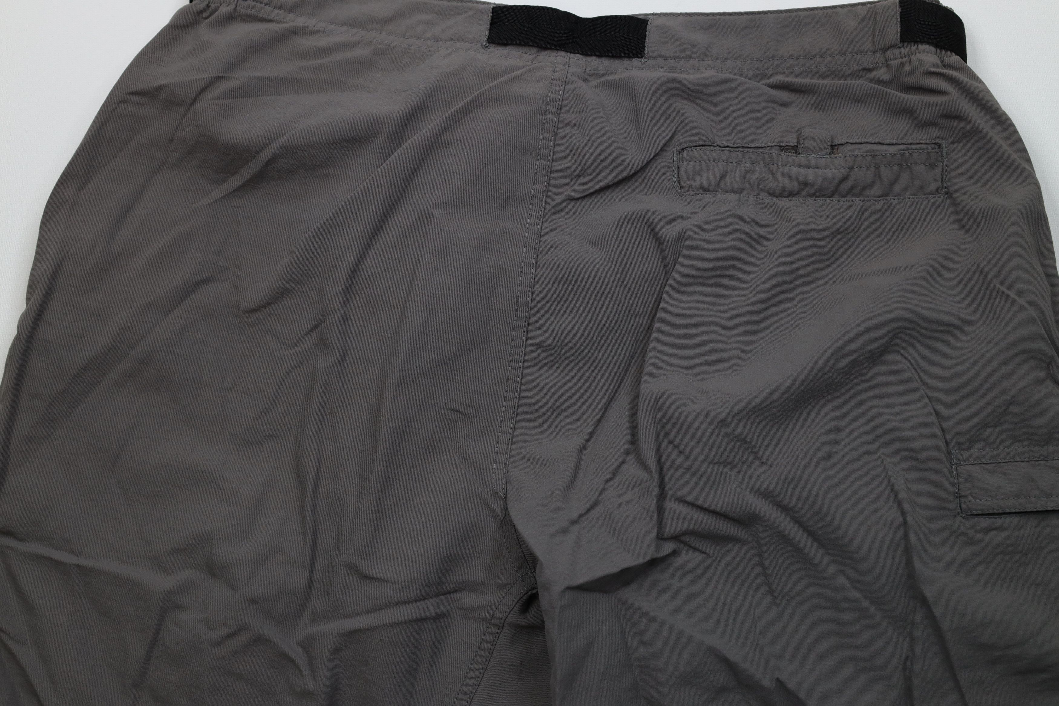 Vintage Vintage 90s Streetwear Above Knee Trekking Cargo Shorts Size US 34 / EU 50 - 12 Thumbnail