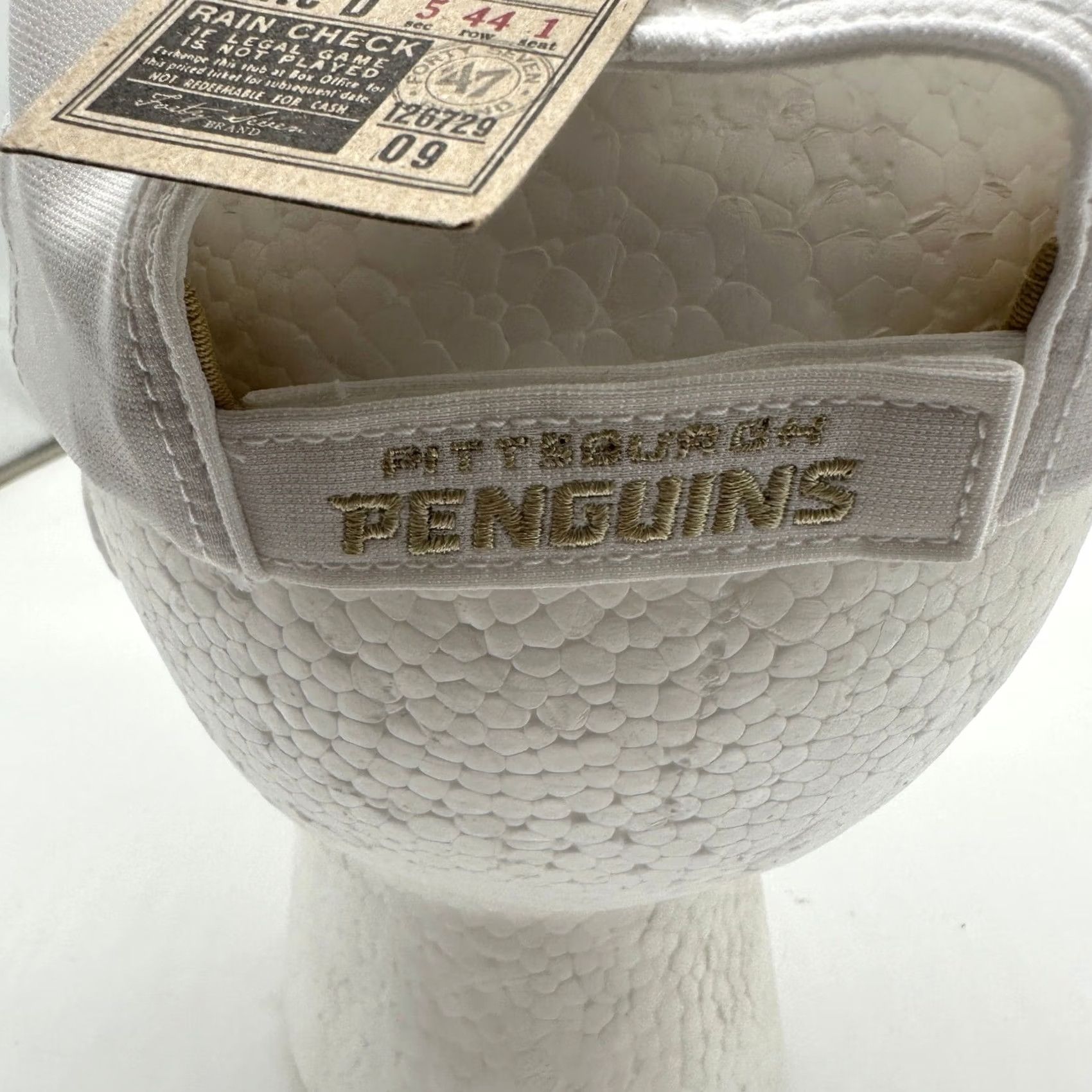 Vintage Pittsburgh Penguins Mens Hat One Size White Embroidered Hockey Cap 47 Brand NEW Size ONE SIZE - 5 Thumbnail