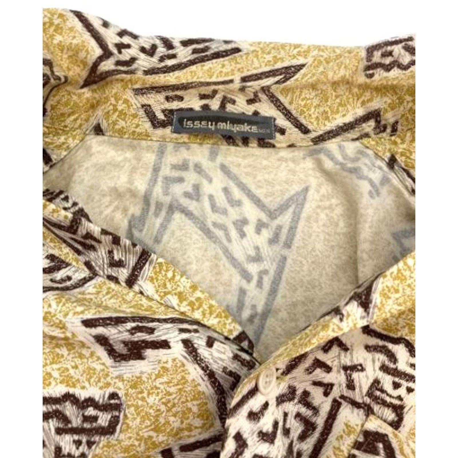 Issey Miyake ISSEY MIYAKE RAYON PATTERNED SHORT SLEEVE SHIRT MEN SIZE M BEIGE x BROWN USED Size US M / EU 48-50 / 2 - 4 Thumbnail