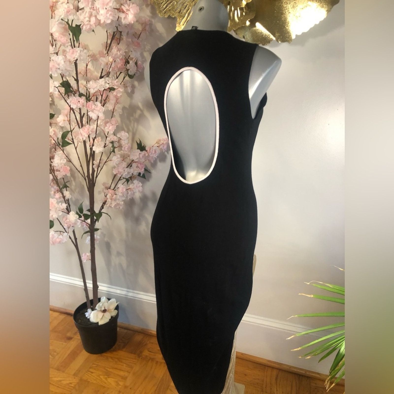 Theory Dress Maxi Theory open circle back. Sleek black size Large Size L / US 10 / IT 46 - 8 Thumbnail