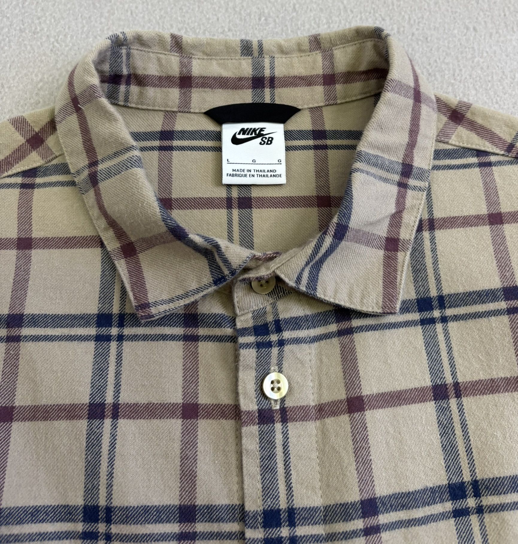 Flannel × Nike Nike SB Flannel Shirt Size L Size US L / EU 52-54 / 3 - 7 Thumbnail