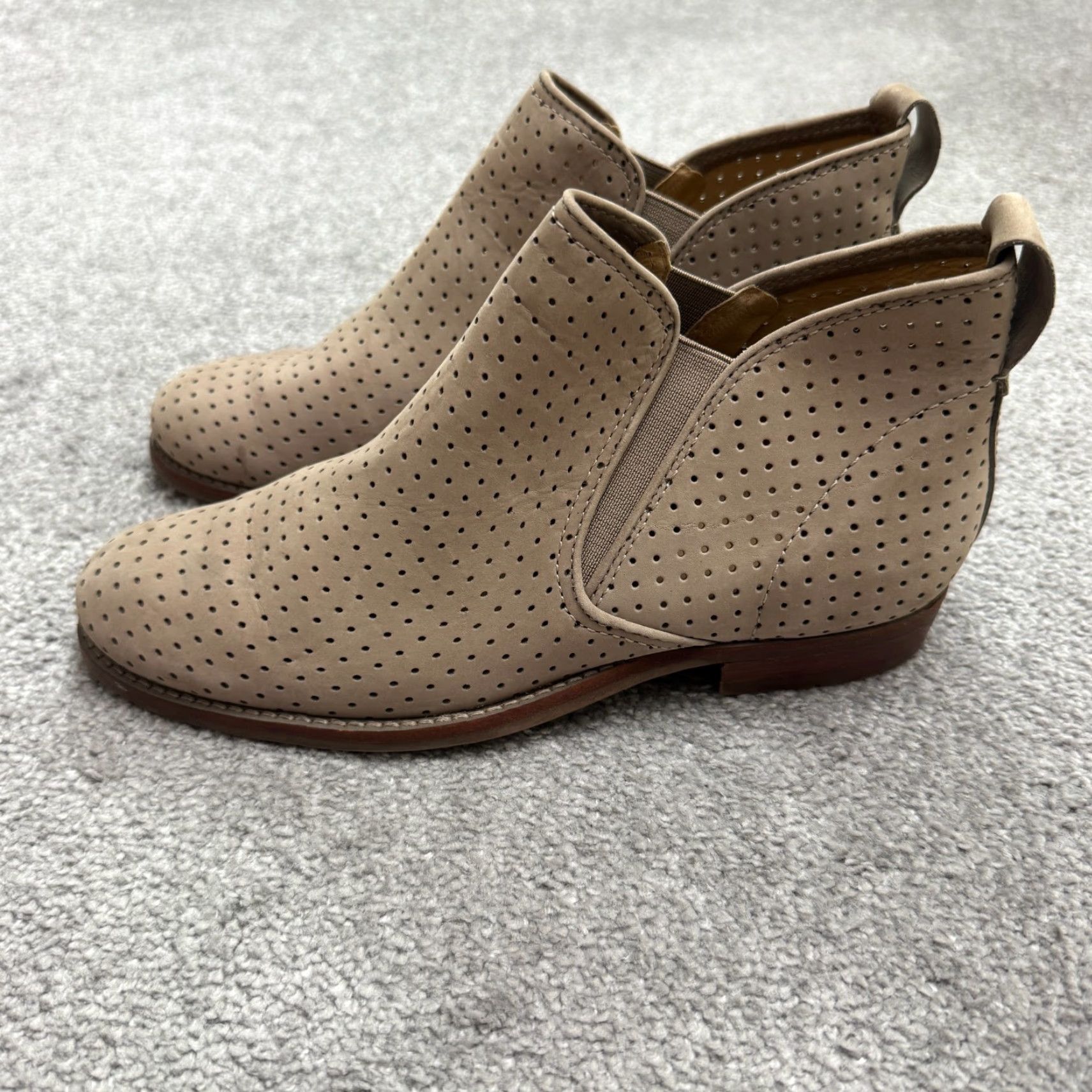 Vintage L.L. Bean Perforated Suede Leather Chealse Ankle Boots Womens 6.5 Gray Pull On Size US 6.5 / IT 36.5 - 2 Thumbnail