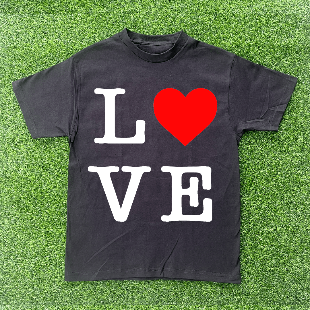Vintage BIG LOVE TSHIRT Size US M / EU 48-50 / 2 - 1 Preview