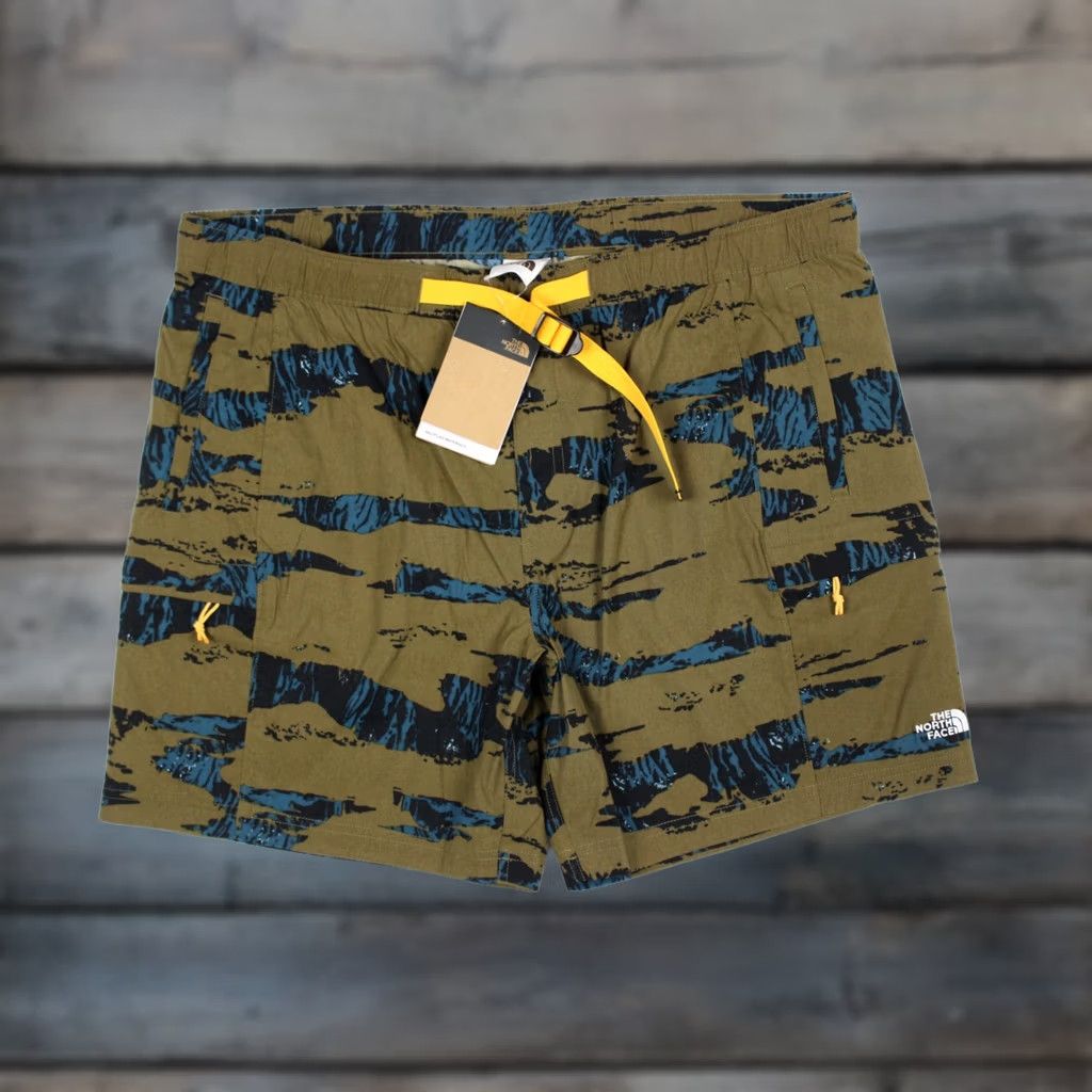 The North Face The North Face Men's Classic Belted Cargo Shorts XXL Regular Military Olive Camo Size US 39 - 1 Thumbnail