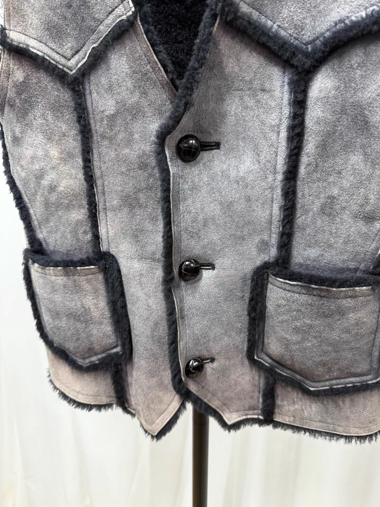 Number (N)ine Number (N)ine 09AW Shearling & Sheepskin Panel Vest K20 Size US S / EU 44-46 / 1 - 4 Thumbnail