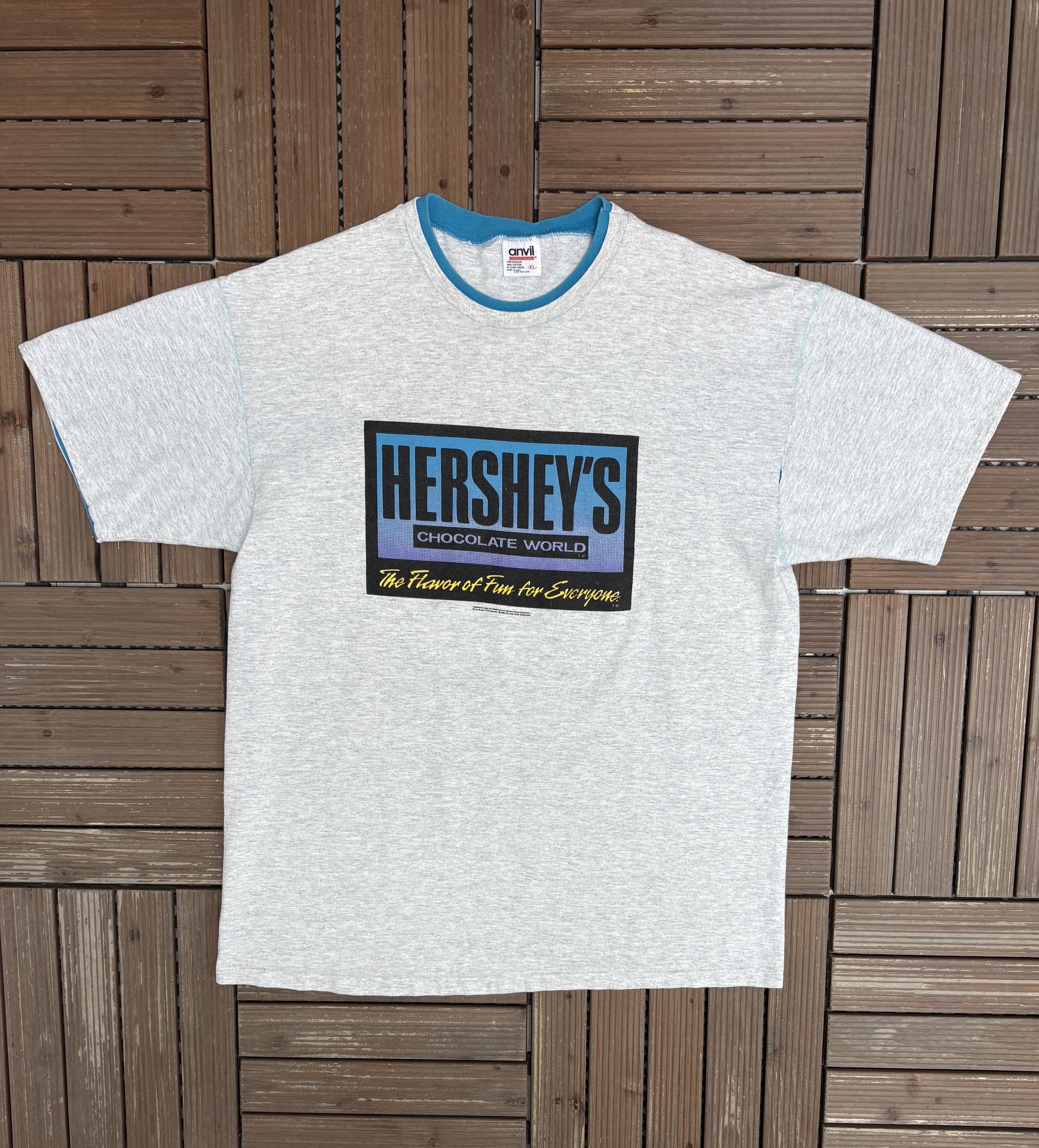 Vintage Hershey's Chocolate World Vintage Layered Grey T-Shirt Tee Size US XL / EU 56 / 4 - 1 Thumbnail