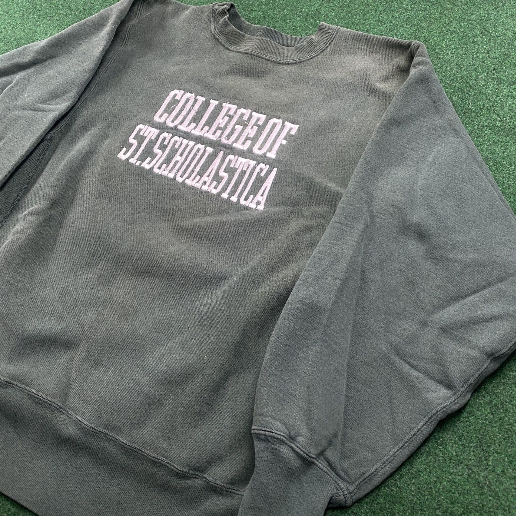 Champion VINTAGE Champion Reverse Weave Sweatshirt Mens L Green 90S Embroidered Logo Shirt Size US L / EU 52-54 / 3 - 2 Thumbnail