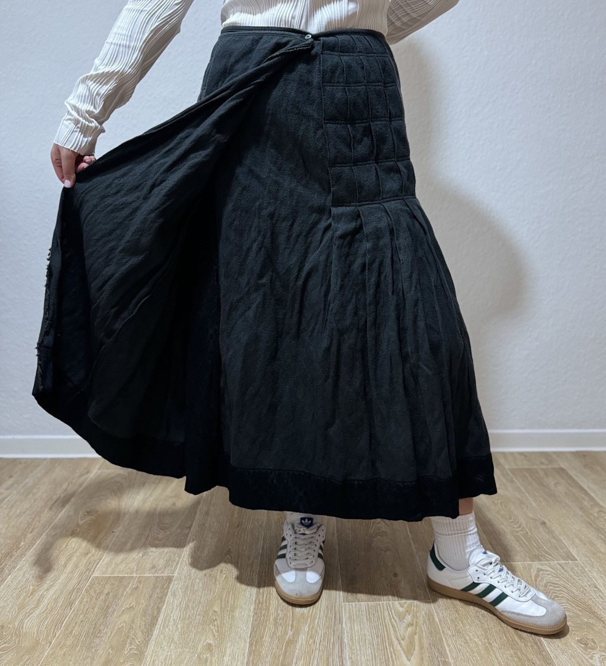 Designer × Dries Van Noten × Japanese Brand ARCHIVE DRIES VAN NOTEN WOOL METAL FIBRE GRAY LONG SKIRT Size 30" / US 8 / IT 44 - 9 Thumbnail