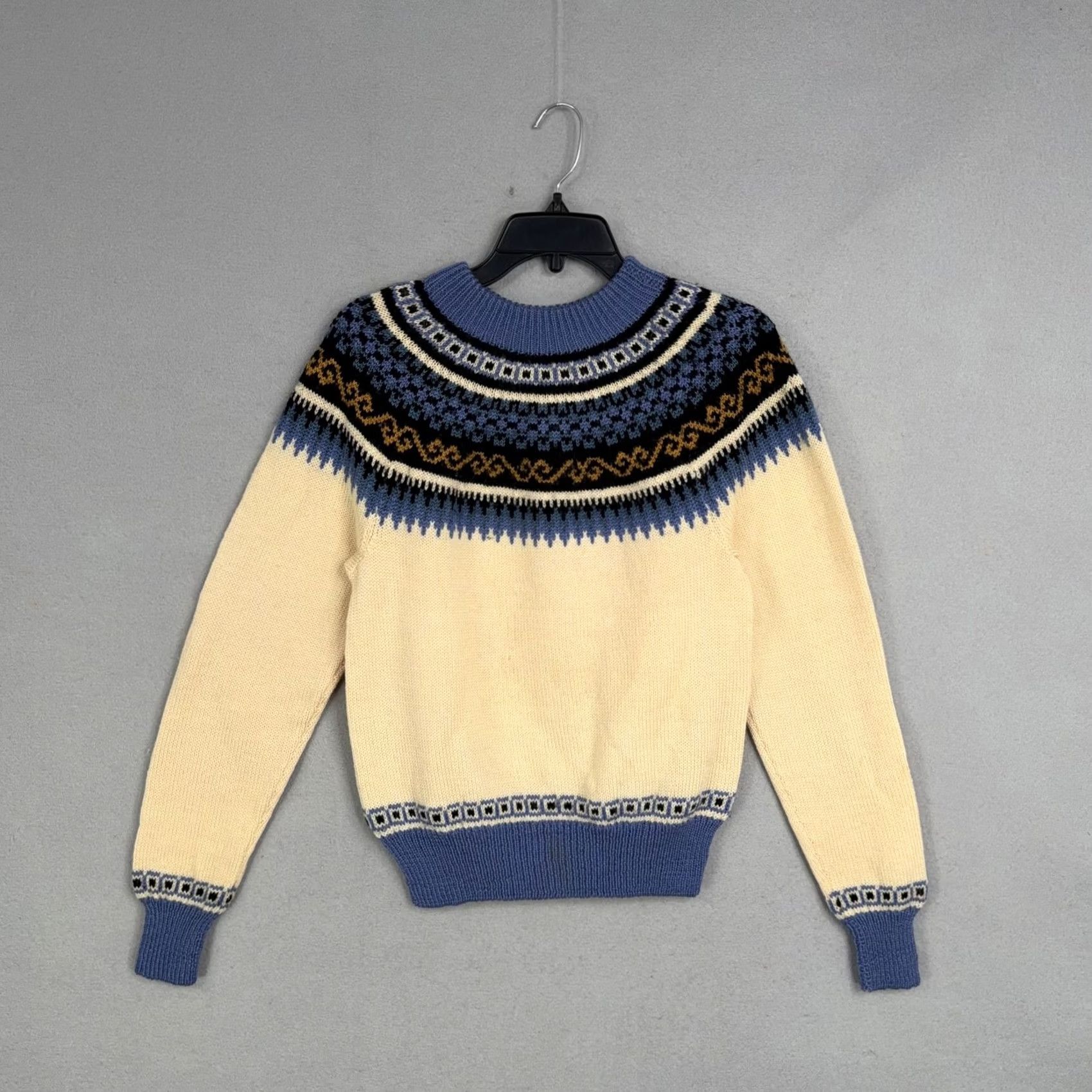 Vintage VINTAGE Zbinden Sport Luzern Sweater Womens Small White Fair Isle Ski Pullover Crew Neck Winter Knit Casual Womens Size S / US 4 / IT 40 - 2 Thumbnail