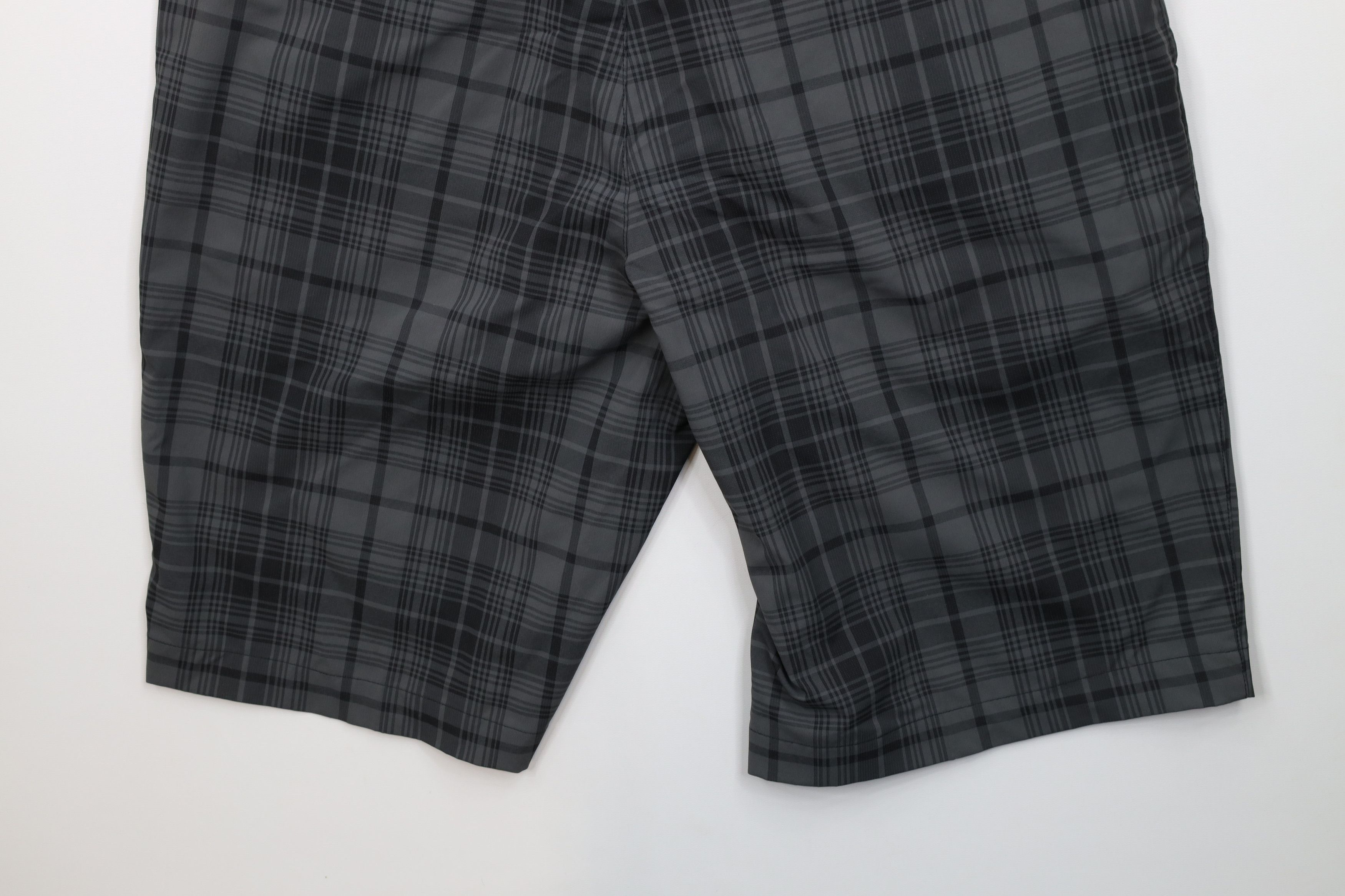 Nike Nike Golf Front Dri-Fit Golfing Chino Shorts Gray Plaid Size US 34 / EU 50 - 11 Thumbnail
