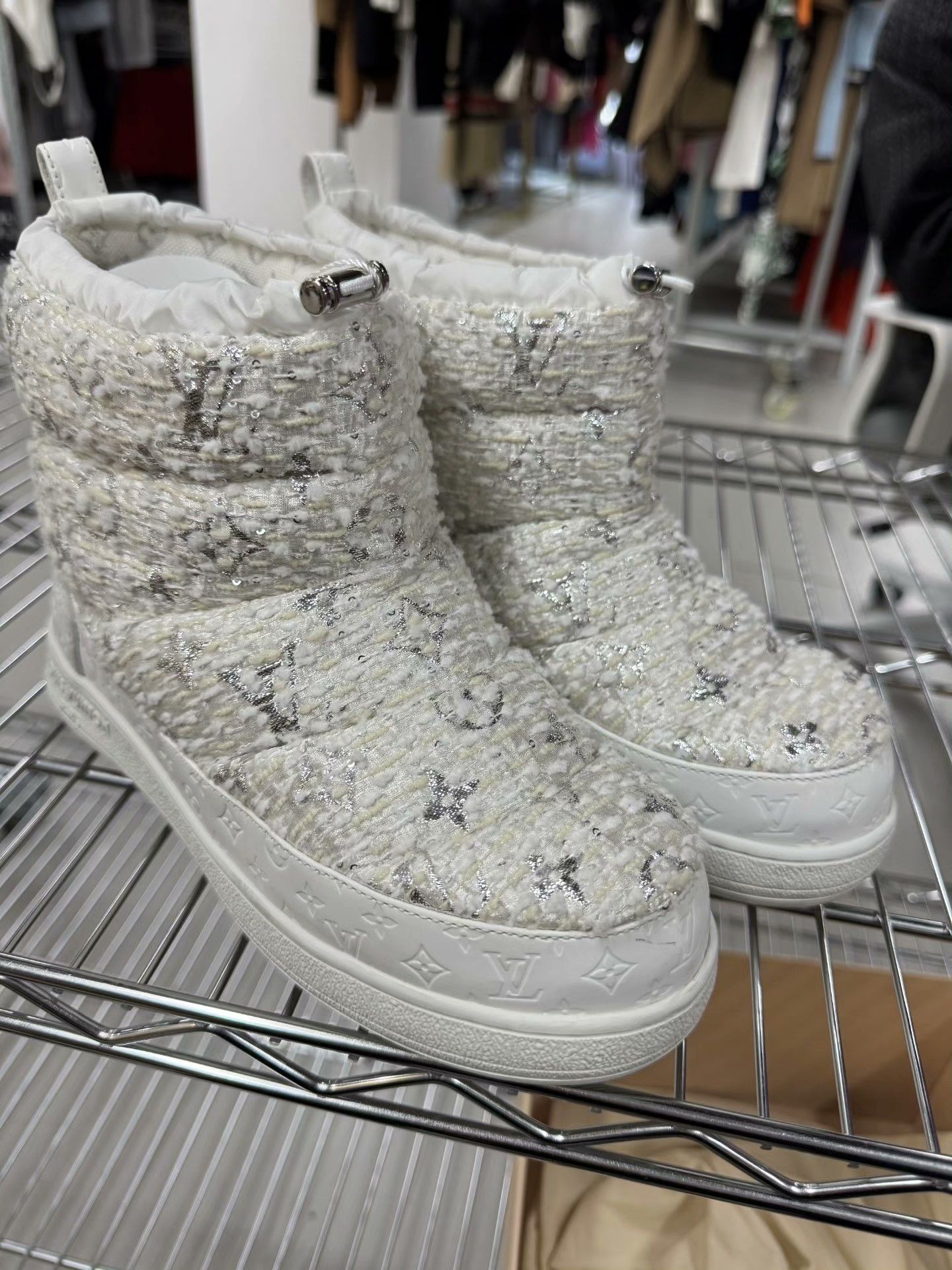 Louis Vuitton Louis Vuitton White Boots 37 Women Size US 6.5 / IT 36.5 - 1 Thumbnail