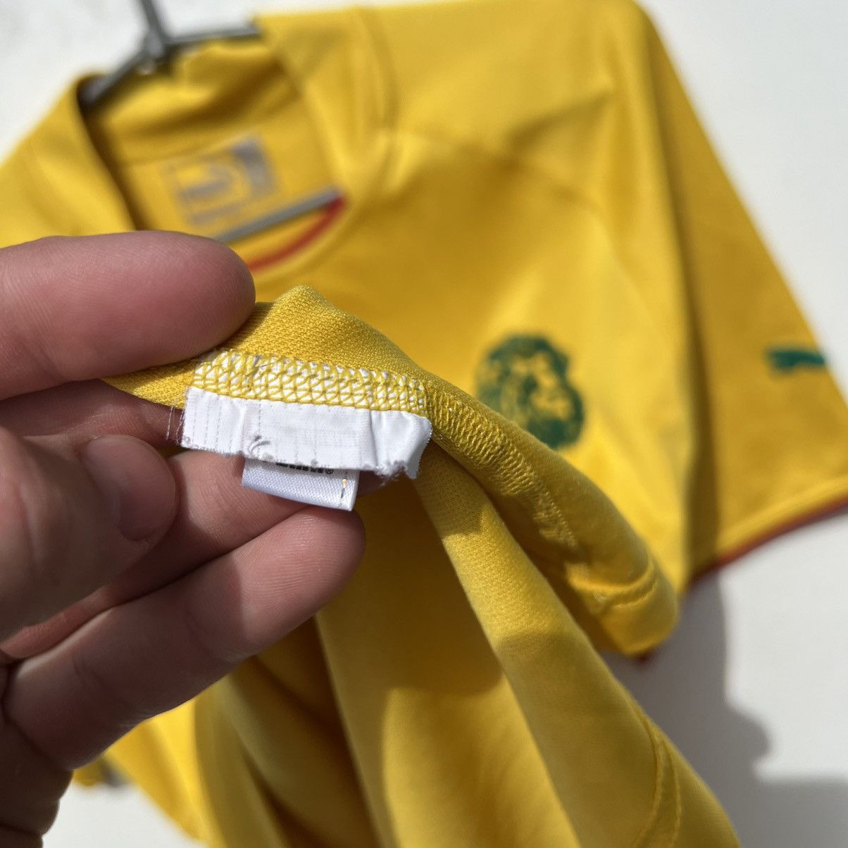 Puma Puma Cameroon 2004 2006 soccer jersey vintage Size US L / EU 52-54 / 3 - 10 Thumbnail
