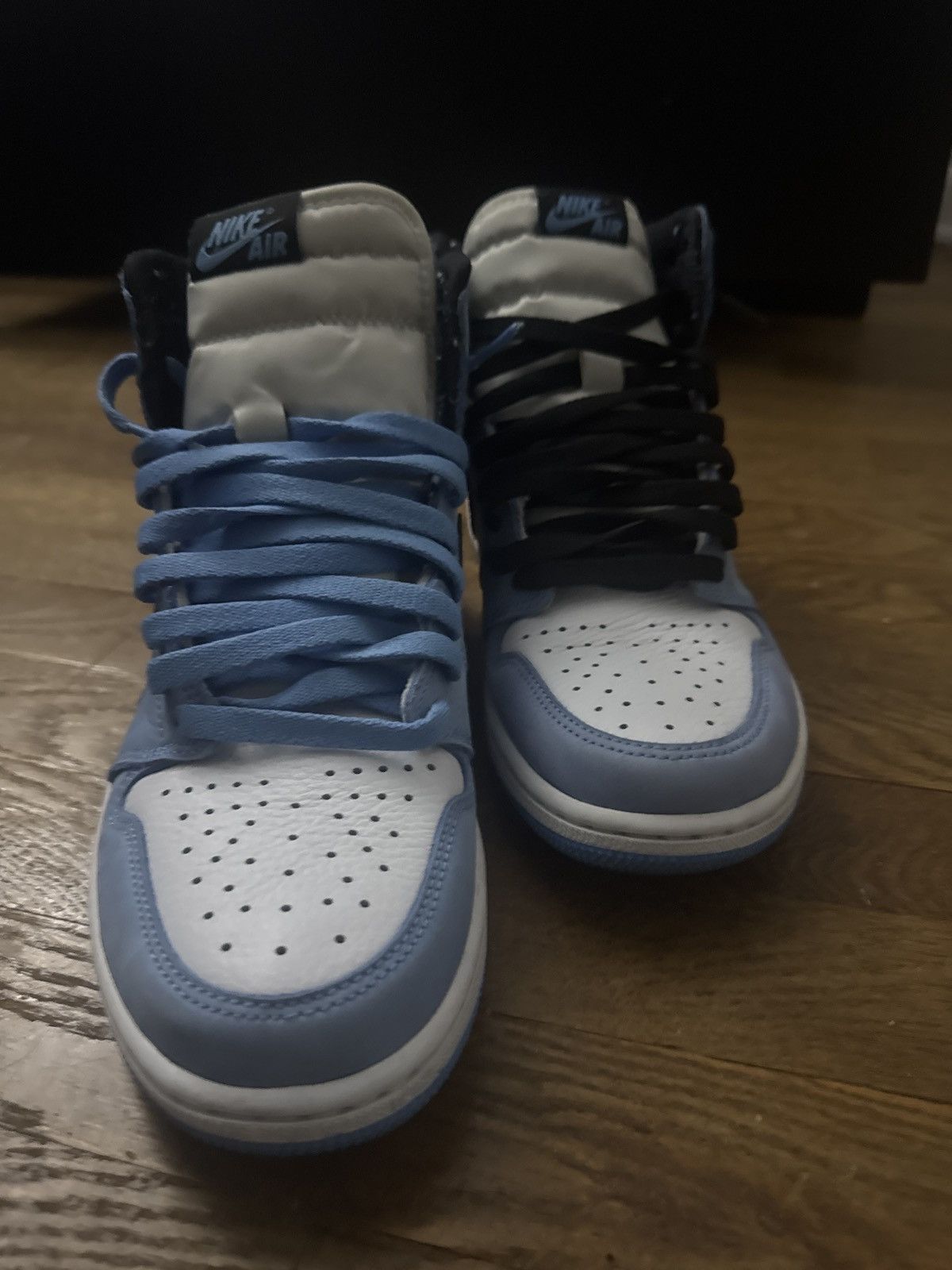 Jordan Brand Jordan 1 Retro High OG University Blue Size US 9.5 / EU 42-43 - 3 Thumbnail