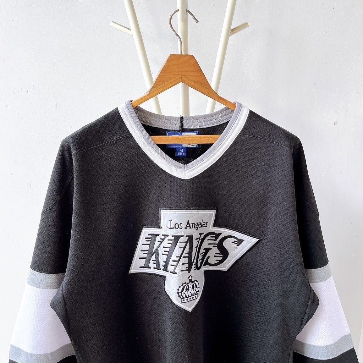 Starter 90s Los Angeles Kings NHL jersey/ M Size US M / EU 48-50 / 2 - 3 Thumbnail