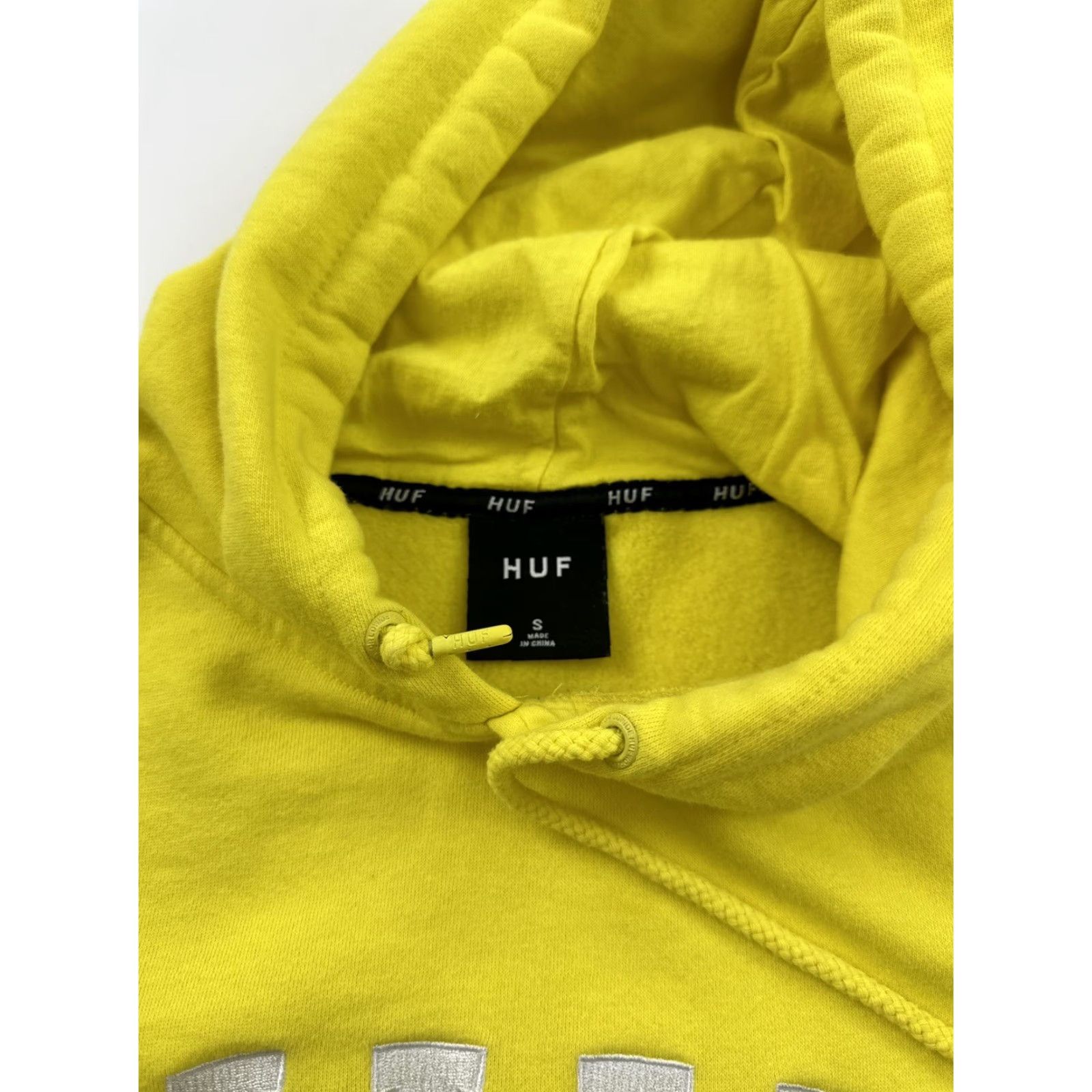 Huf Huff Hoodie Mens Size S Yellow City Roses Embroidered Hooded Pockets Pullover Size US S / EU 44-46 / 1 - 5 Thumbnail