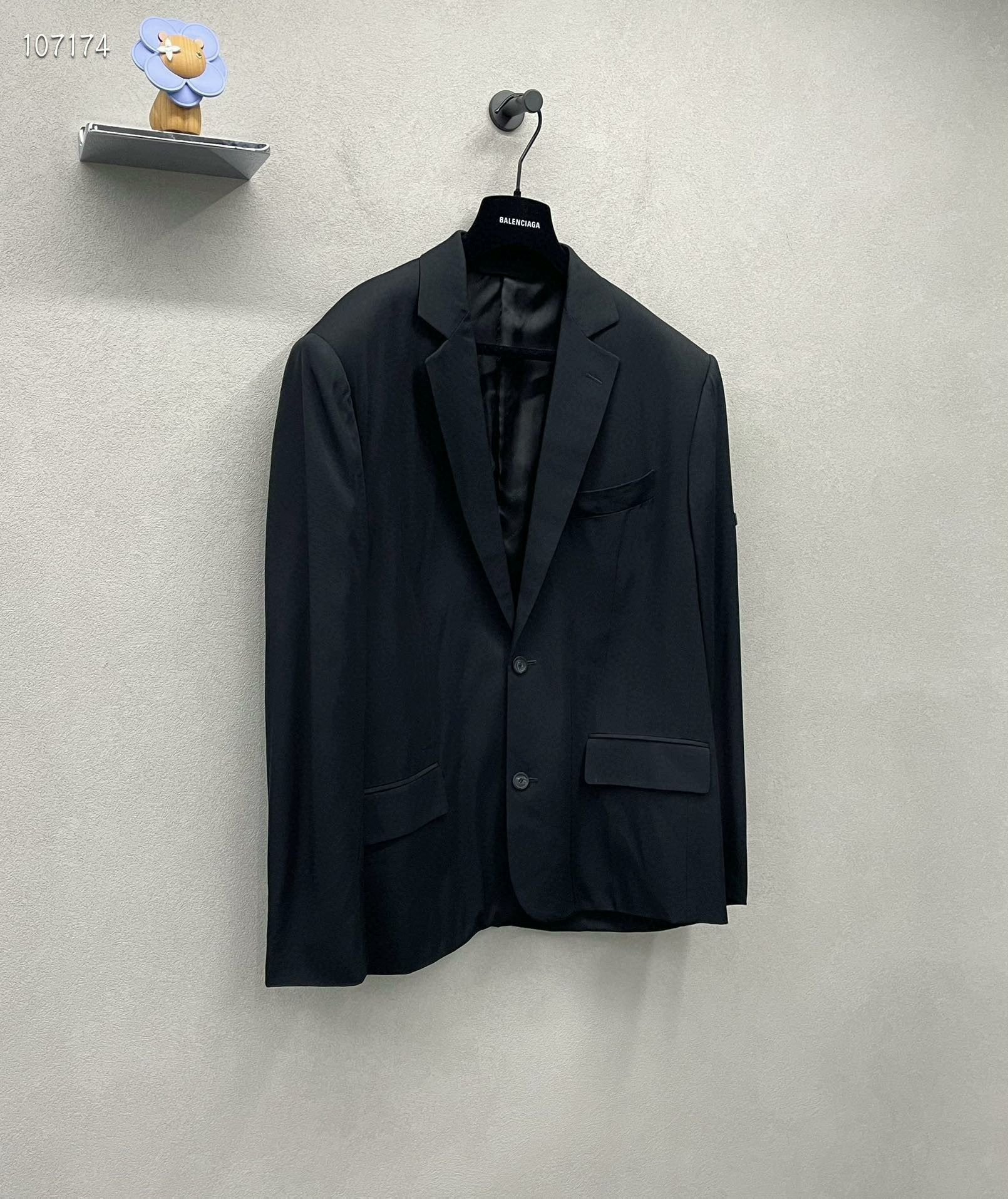 Balenciaga Balenciaga black suit 2501-Nextarrow Size 34R - 3 Thumbnail