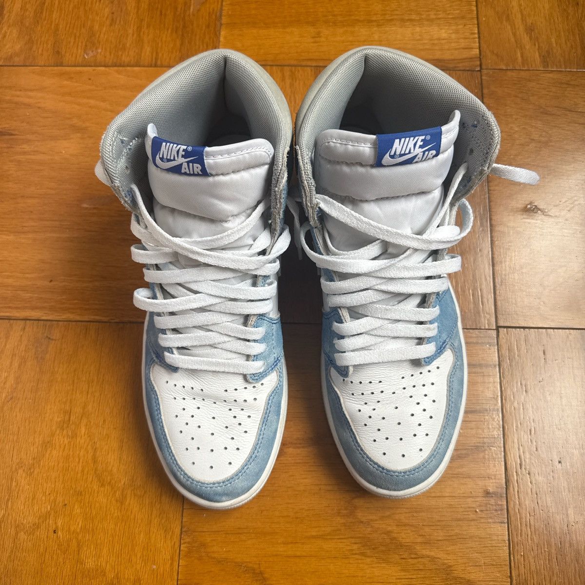 Jordan Brand Jordan 1 High OG Hyper Royal Size US 9 / EU 42 - 3 Thumbnail