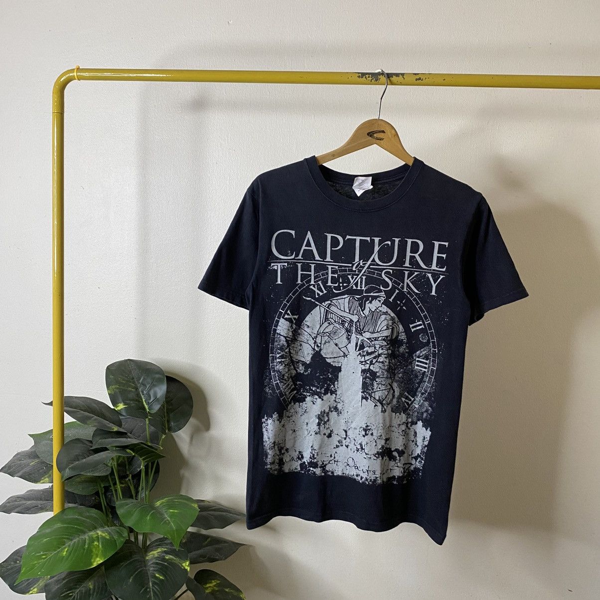 Vintage 2000s Capture The Sky Art Affliction Style T Shirt Size US S / EU 44-46 / 1 - 1 Thumbnail