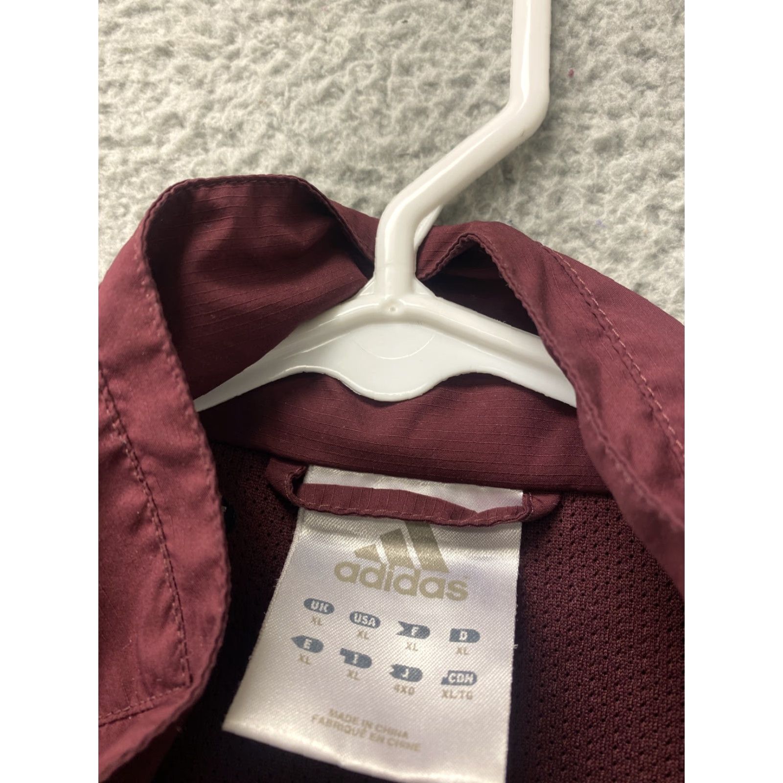 Adidas VINTAGE Adidas Windbreaker Jacket 3 Stripes Red XL Mens Size US XL / EU 56 / 4 - 4 Thumbnail