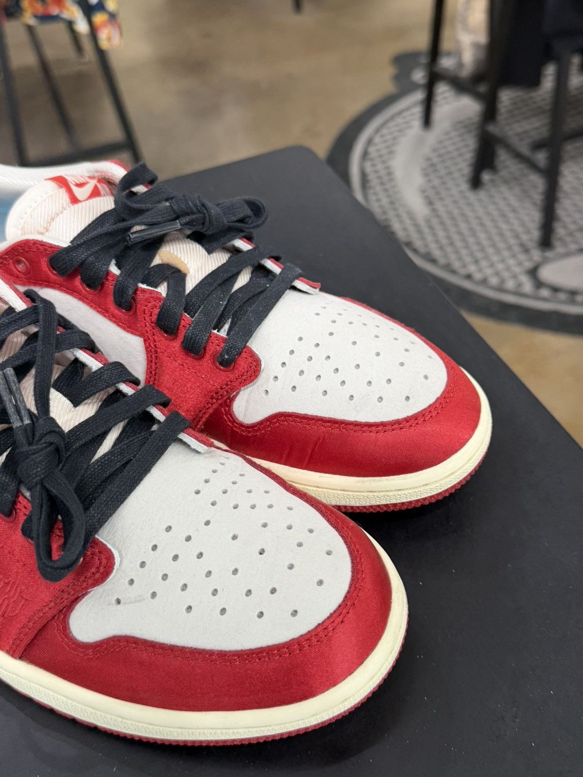 Jordan Brand Air Jordan 1 Low Trophy Room Rookie Card Away Size 8.5(2024) Size US 8.5 / EU 41-42 - 8 Thumbnail